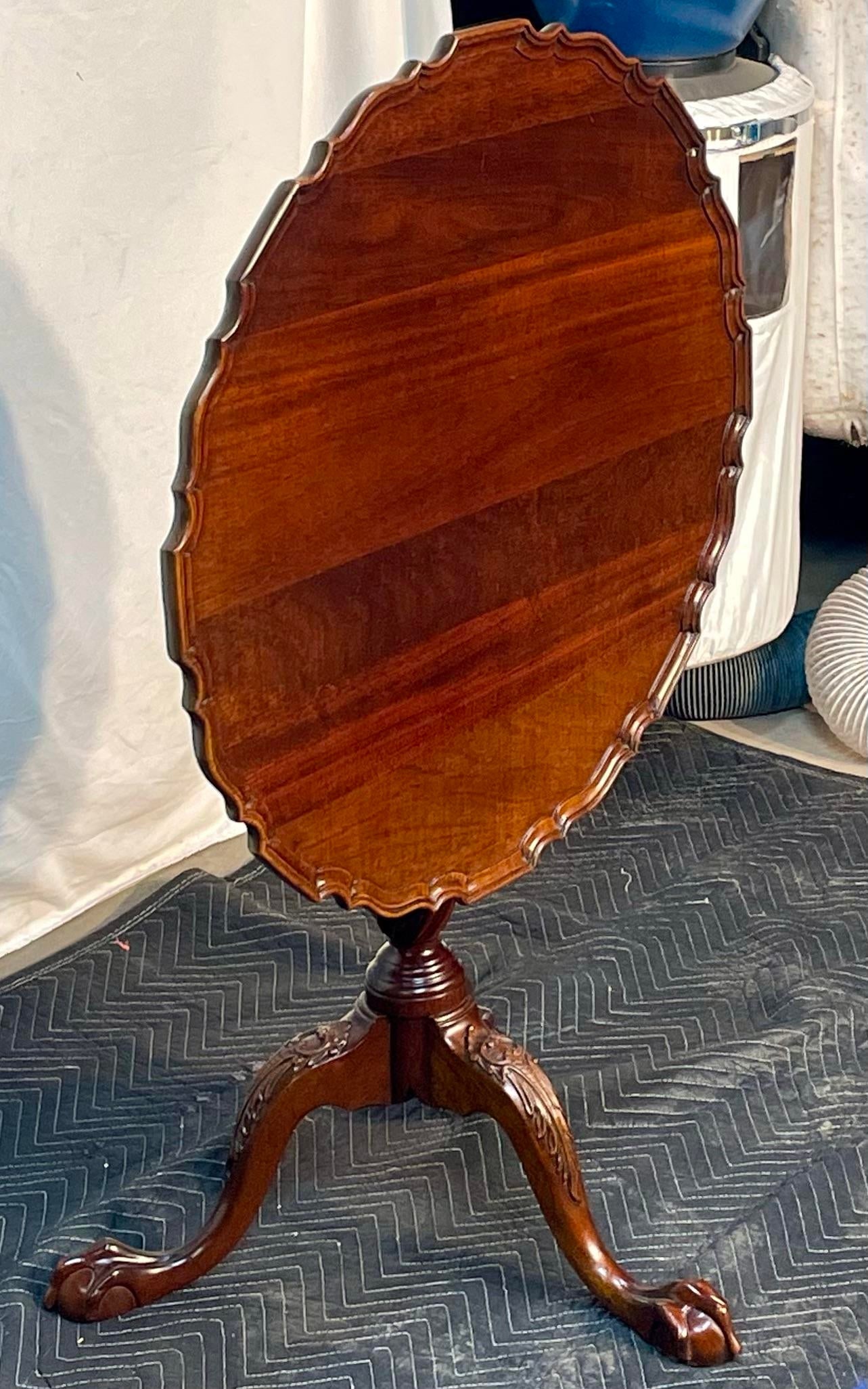 Late 20th Century L & J. G. Stickley Mahogany Pie Crust Tea Table With Flip Top - 3