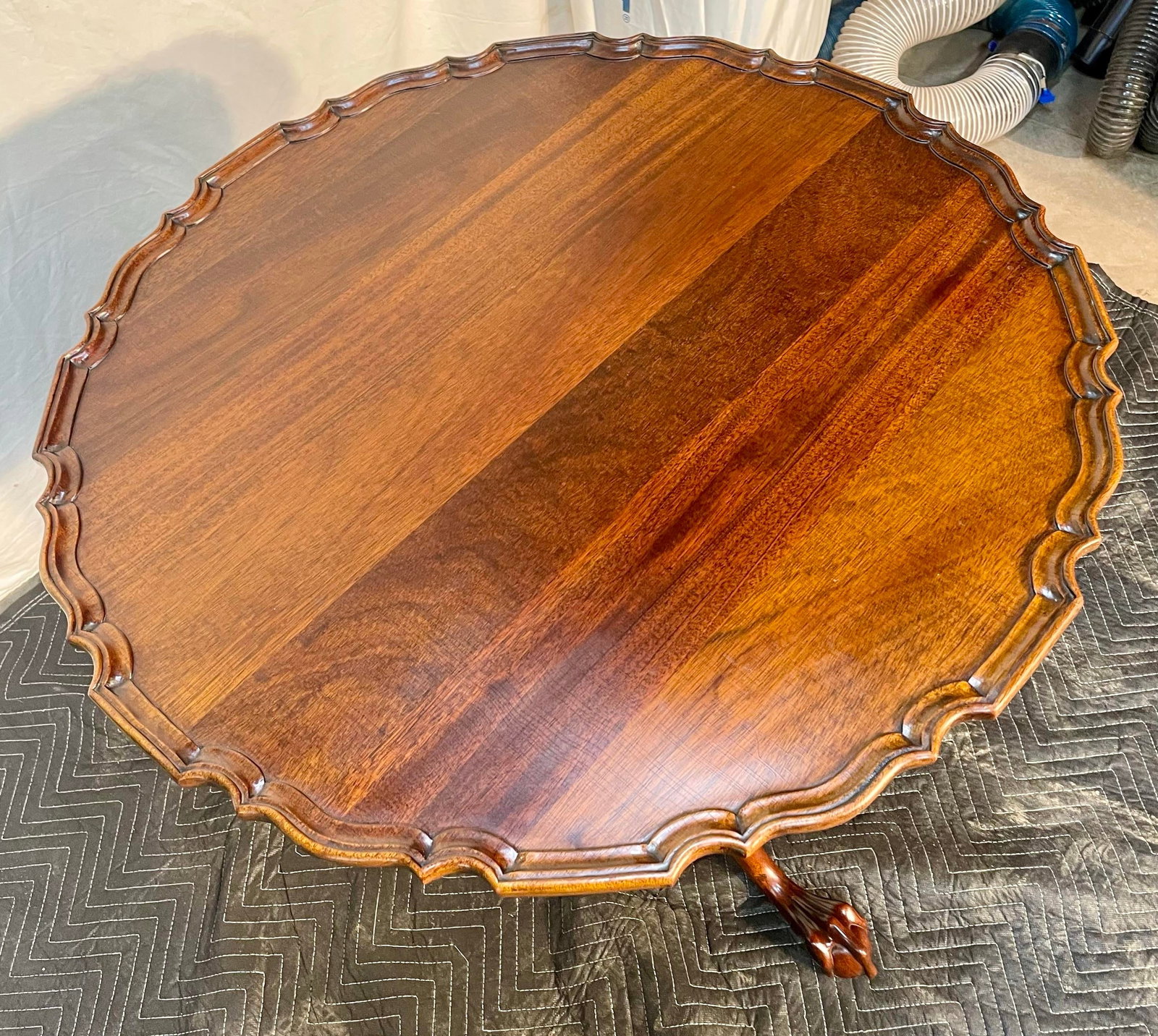 Late 20th Century L & J. G. Stickley Mahogany Pie Crust Tea Table With Flip Top - 4