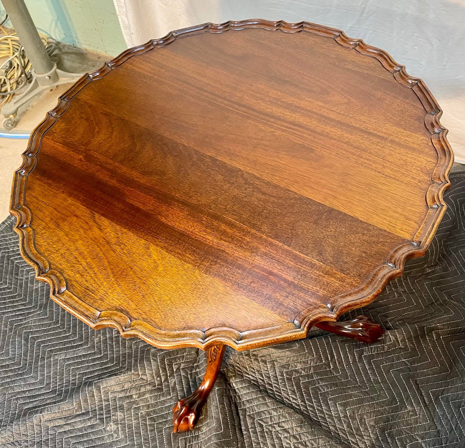 Late 20th Century L & J. G. Stickley Mahogany Pie Crust Tea Table With Flip Top - 5