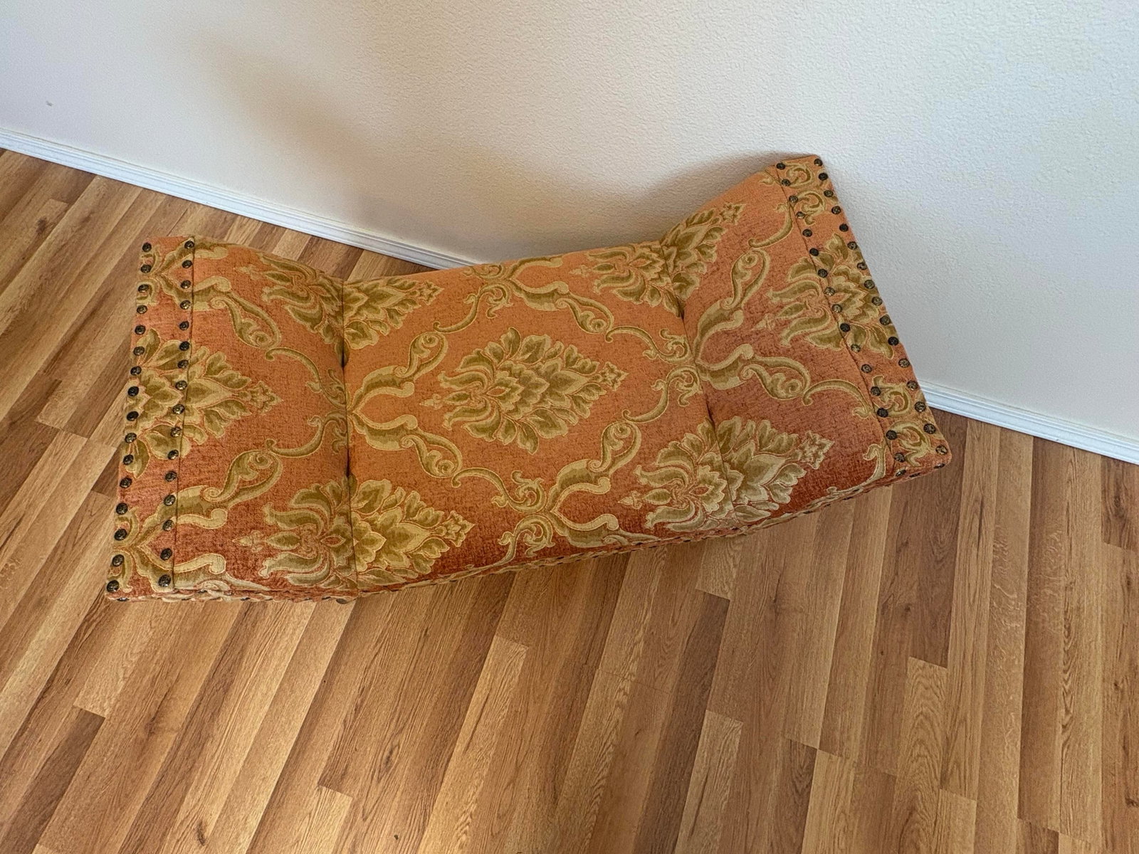 Ethan Allen Style Vintage Boudoir 1980's Settee - 2
