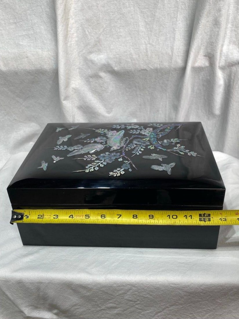 Late 20th Century Korean Mother-of-Pearl Lacquer Document Box With Birds & Blossoms - 14
