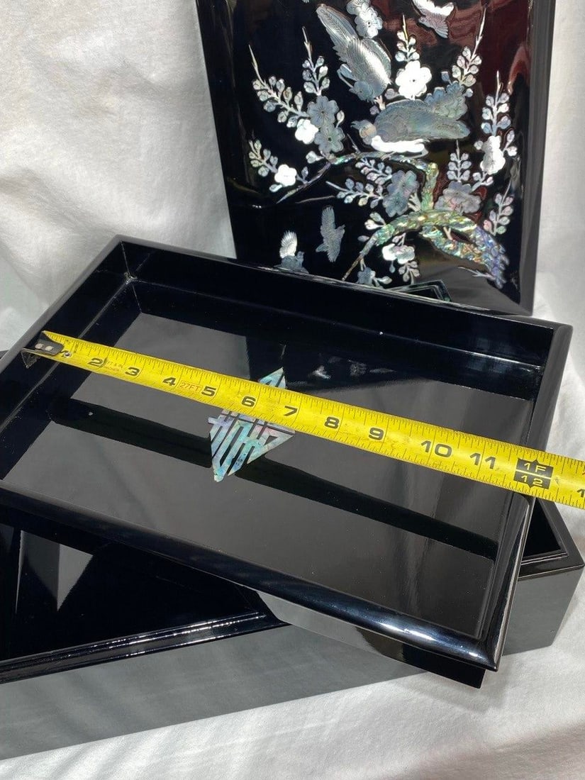 Late 20th Century Korean Mother-of-Pearl Lacquer Document Box With Birds & Blossoms - 9