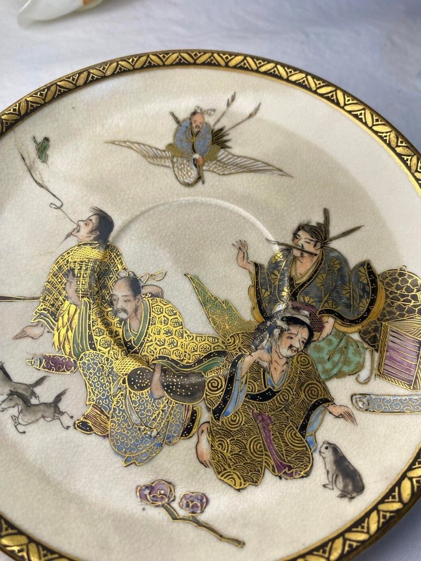 Japanese Satsuma-Style Plate With Four Figures & Gilt Decoration - 3