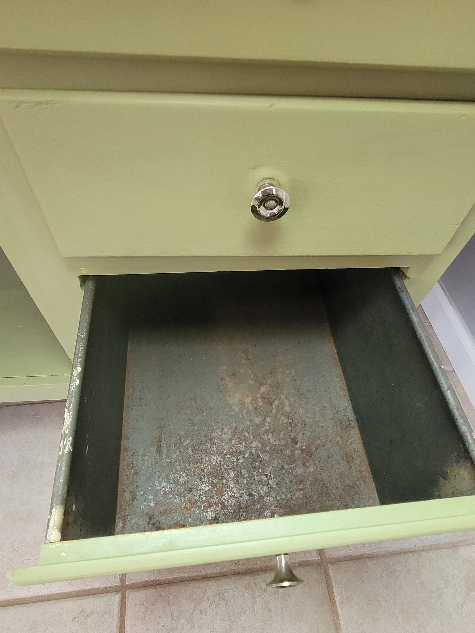 Antique Sellers "Kitcheneed" Hoosier Cabinet - Elwood, Indiana - Sage Green & Oak - 6