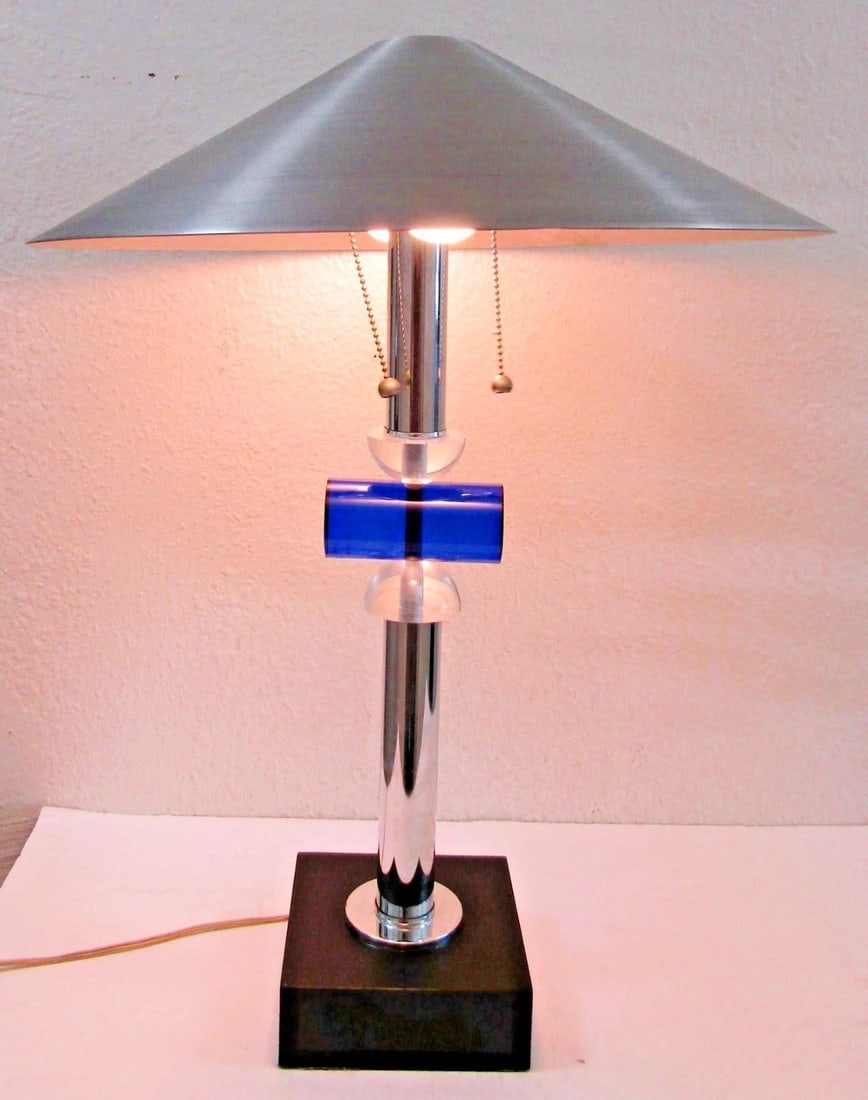 1970s Van Teal Mid-Century Modern Lucite, Chrome and Brushed Aluminum Table Lamp - 2