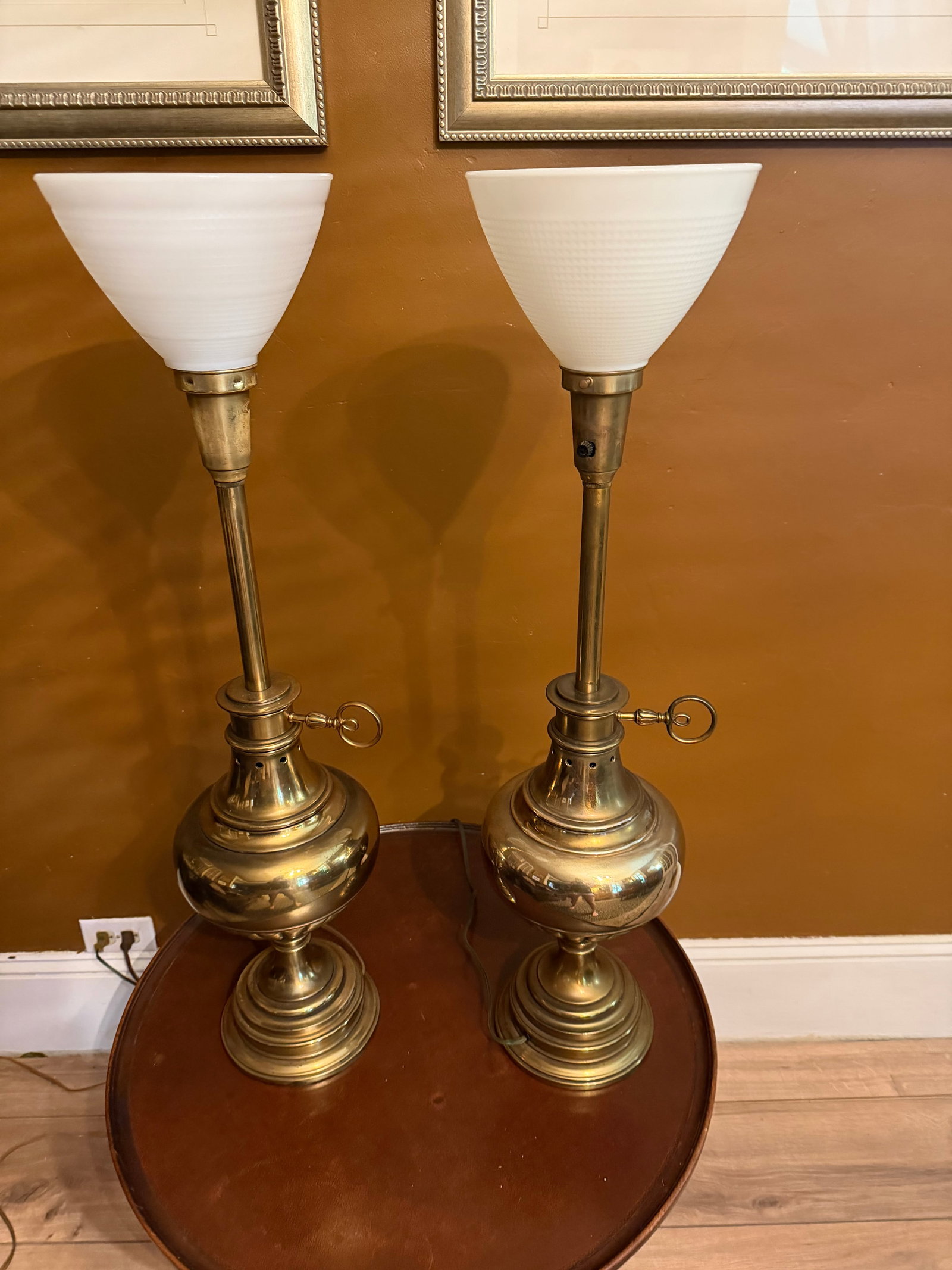 Pair Vintage Stiffel Brass Oil Lamp Style W/ Milk Glass Hollywood Regency Table Lamps W/ Additional - 3