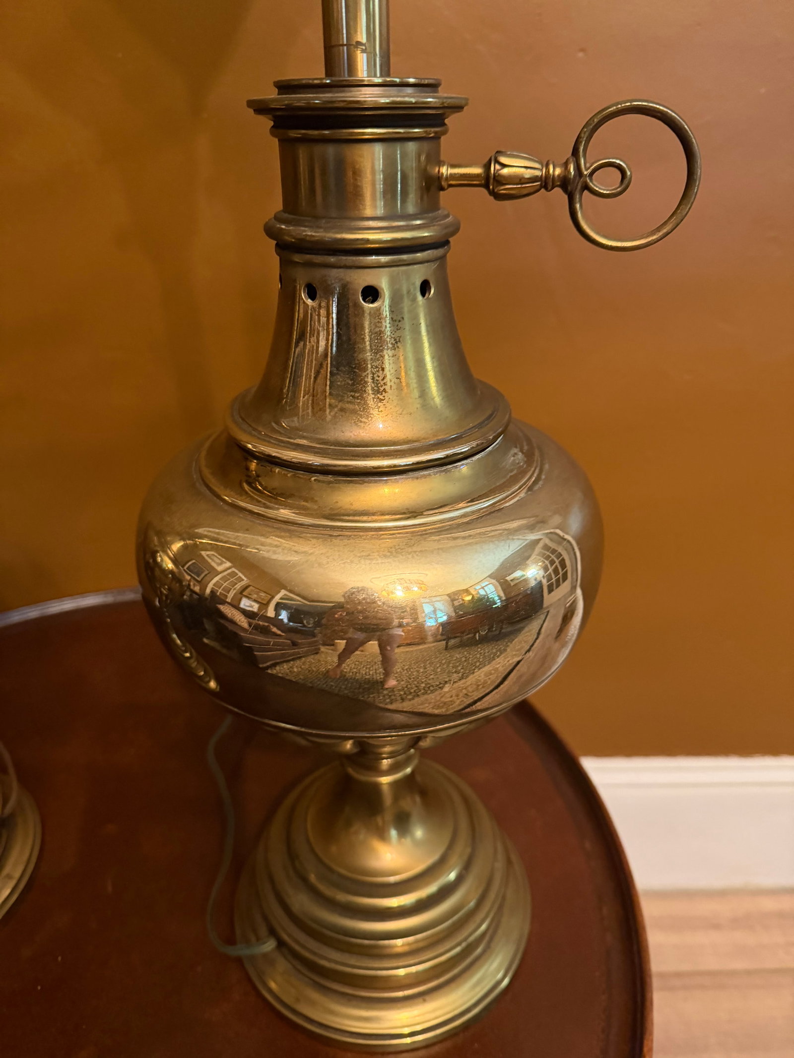 Pair Vintage Stiffel Brass Oil Lamp Style W/ Milk Glass Hollywood Regency Table Lamps W/ Additional - 7