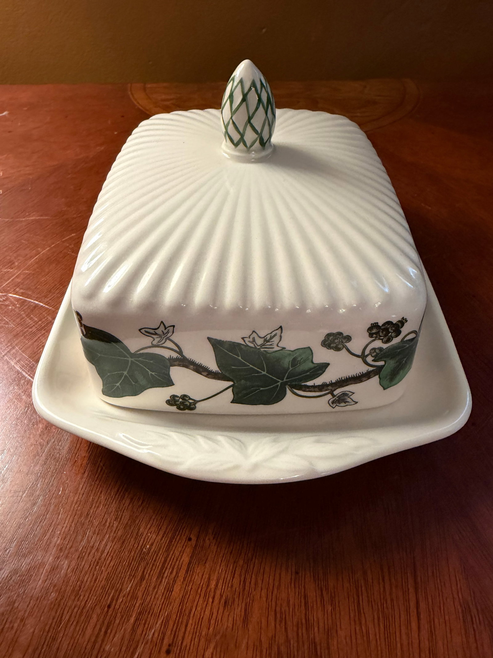 Vintage Wedgwood Edme Queen's Ware With Ivy Covered Butter Dish - 2