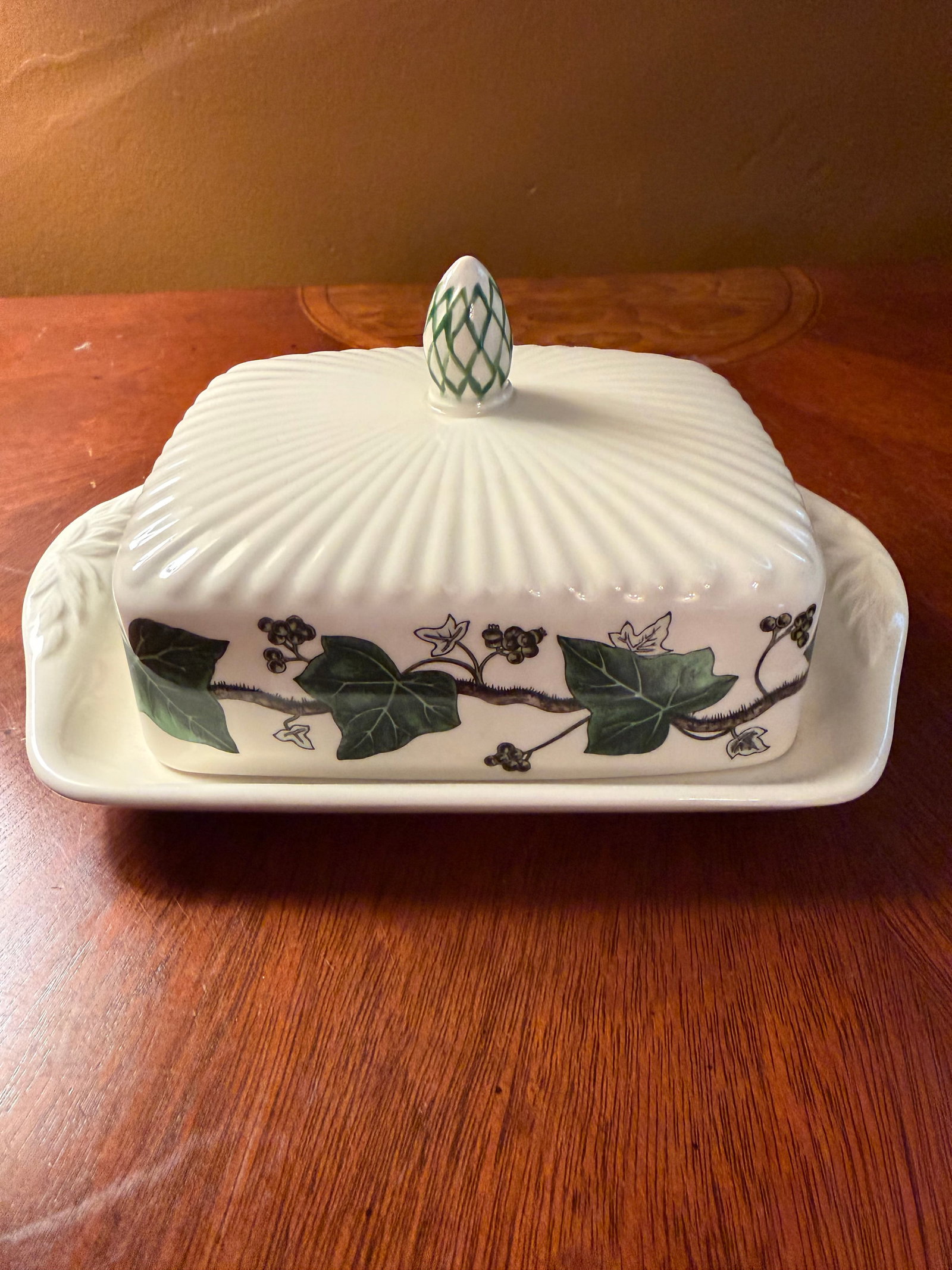 Vintage Wedgwood Edme Queen's Ware With Ivy Covered Butter Dish - 3