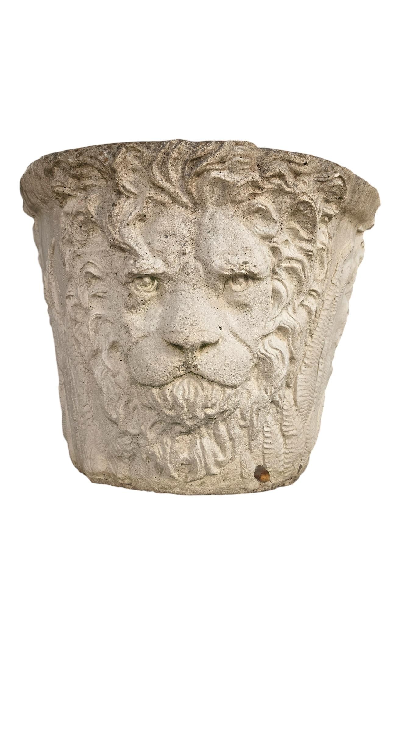 P1990s Pair of Monumental Cast Stone Lion Head Garden Planters | Classical Estate Urns | Architectur - 4