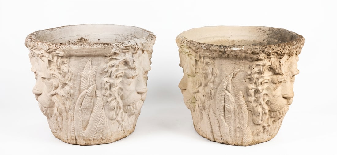 P1990s Pair of Monumental Cast Stone Lion Head Garden Planters | Classical Estate Urns | Architectur - 5