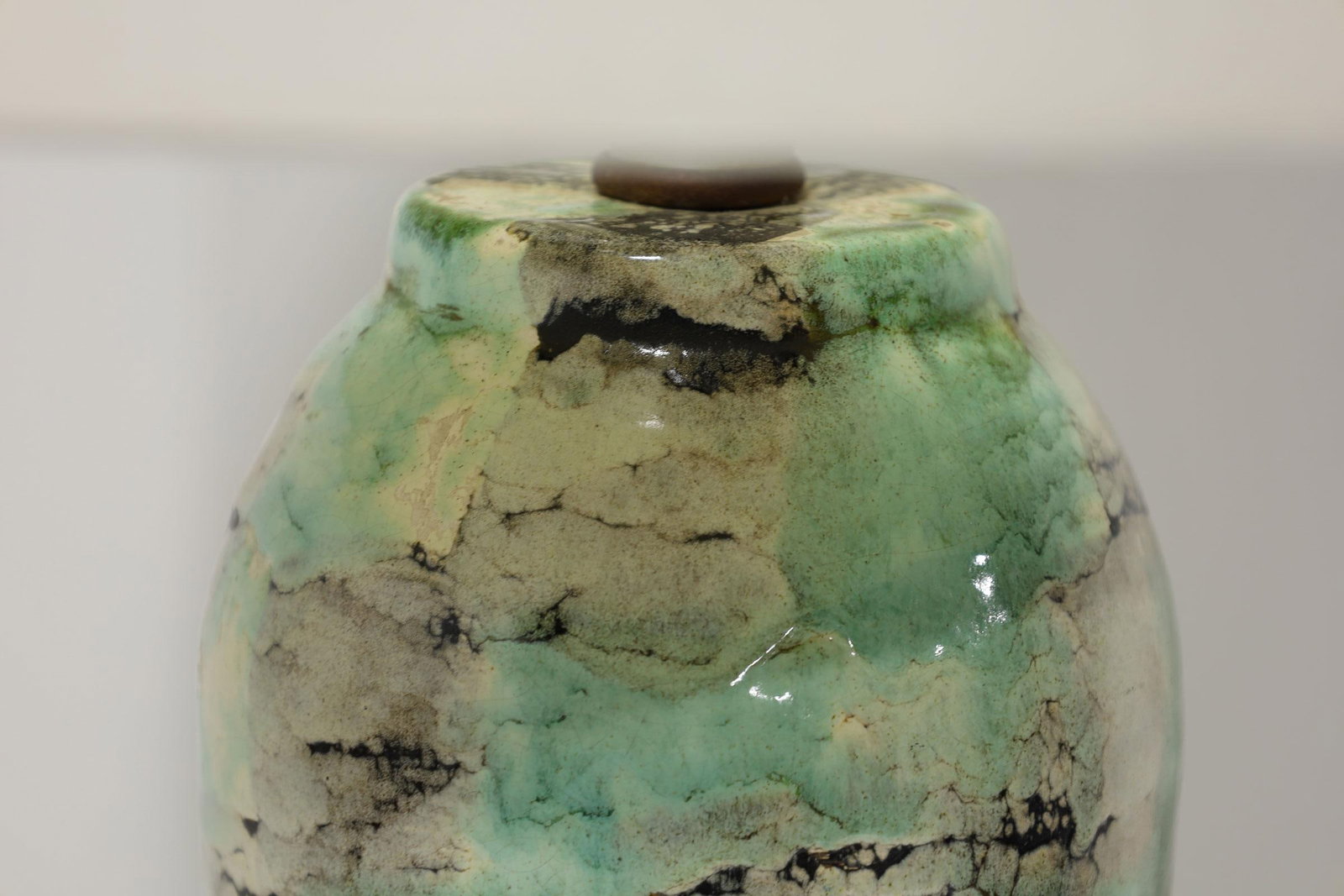 1960s Kelby Ceramic Table Lamp in Black, Green and Off-White Abstract Pattern - 5