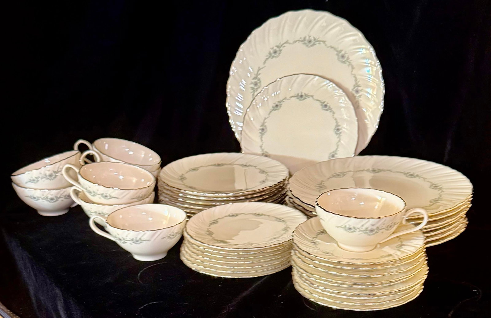 1980s Lenox Musette Service for Eight Dinnerware - 40 pcs - 11
