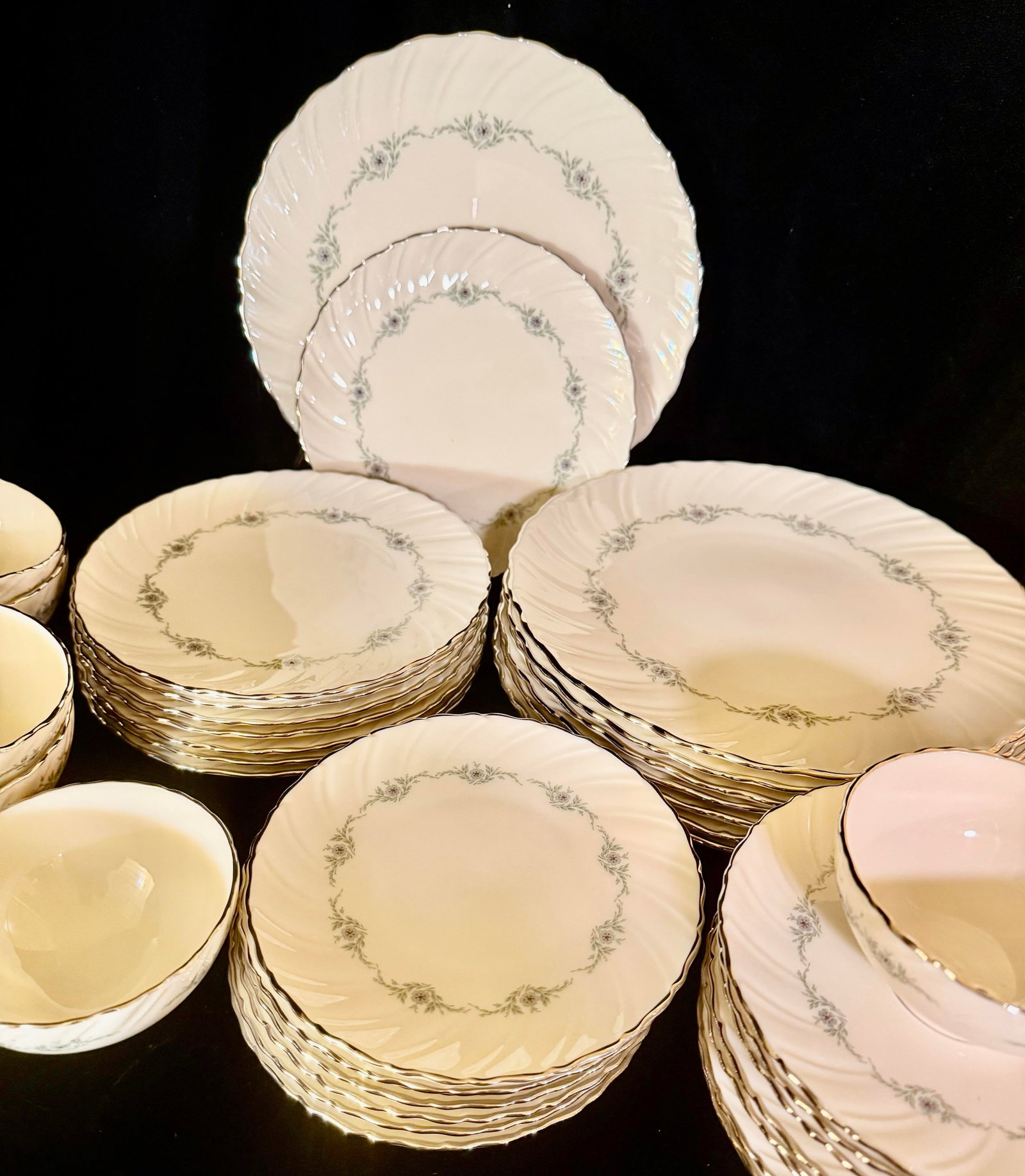 1980s Lenox Musette Service for Eight Dinnerware - 40 pcs - 3