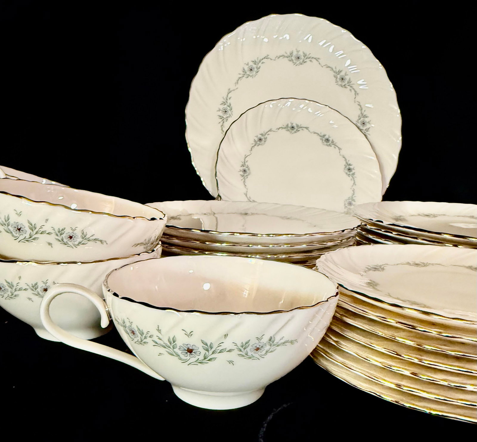 1980s Lenox Musette Service for Eight Dinnerware - 40 pcs - 5