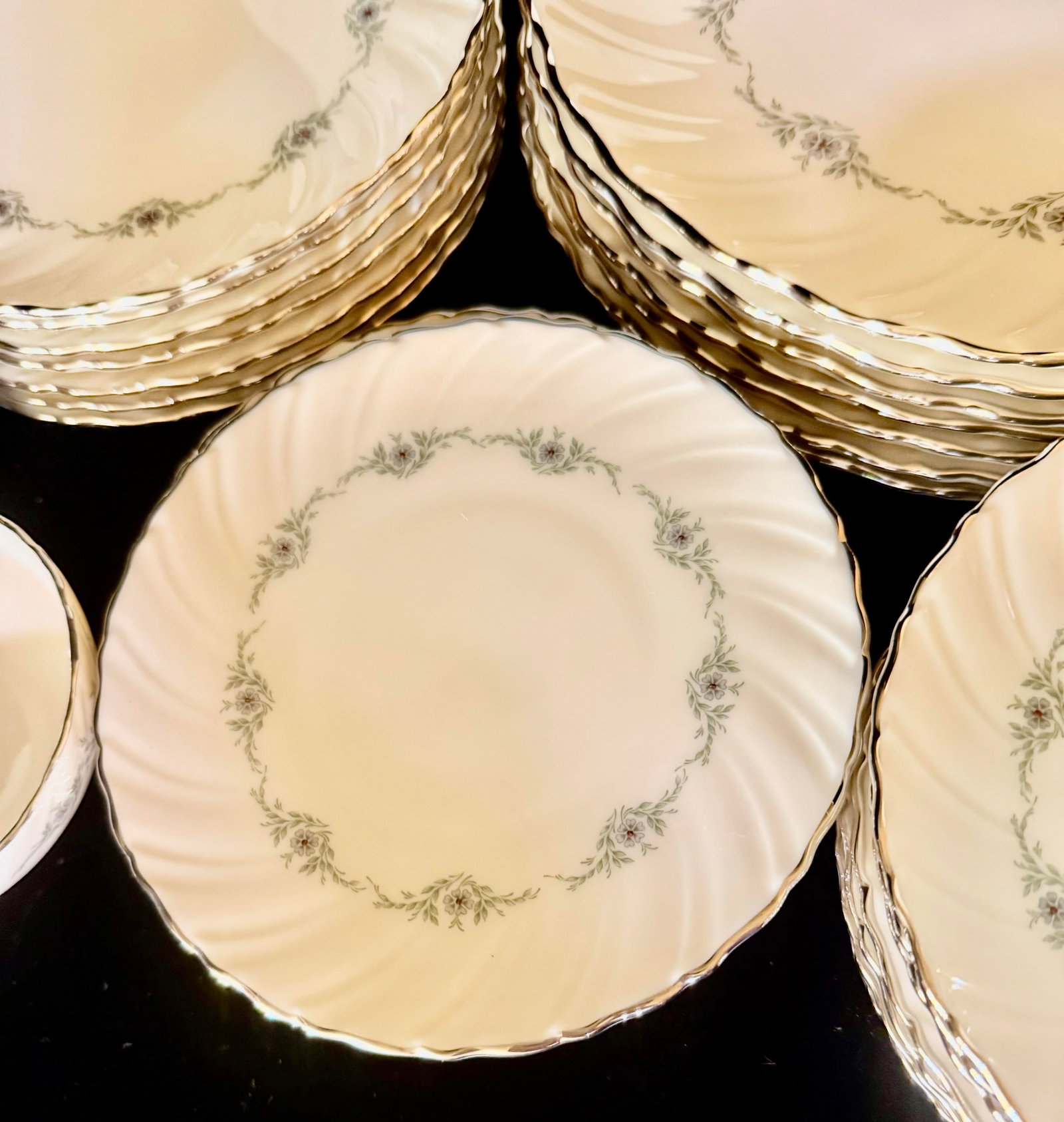 1980s Lenox Musette Service for Eight Dinnerware - 40 pcs - 7