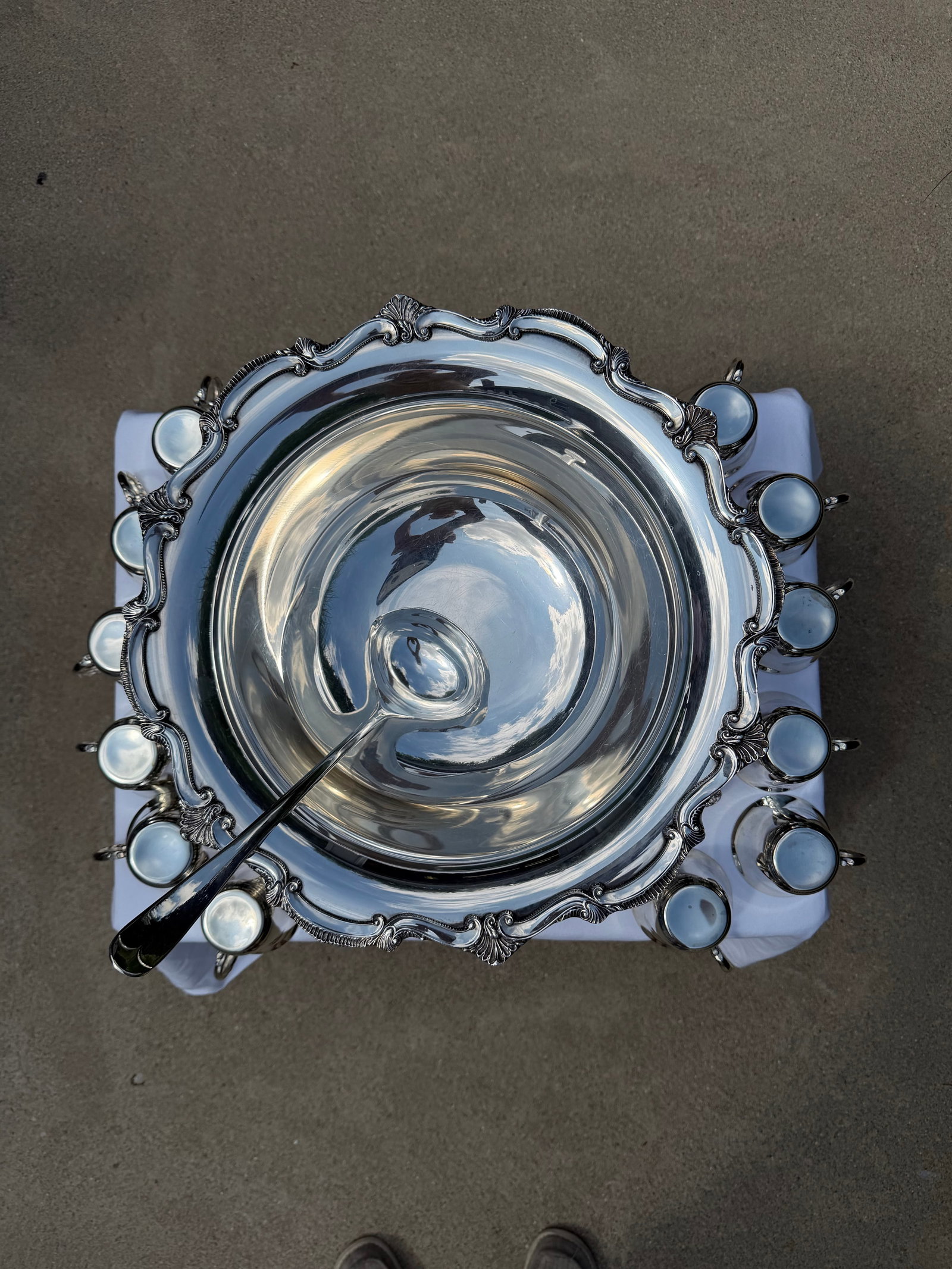1970s Leonard Silver Plate Punch Bowl - Set of 15 - 5