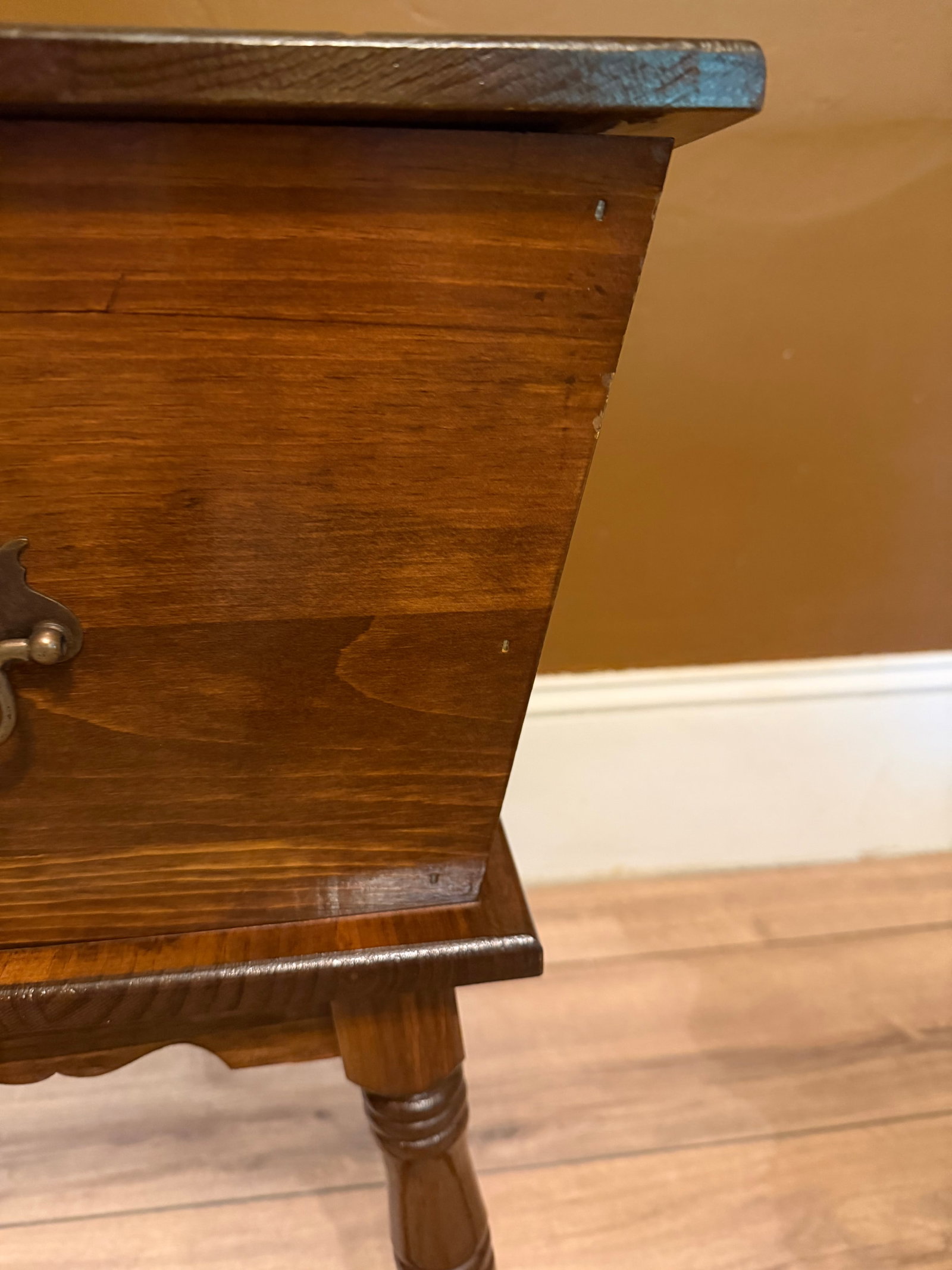 1977 Ethan Allen "Old Tavern" Solid Pine Dough Box End Table With Storage - 3