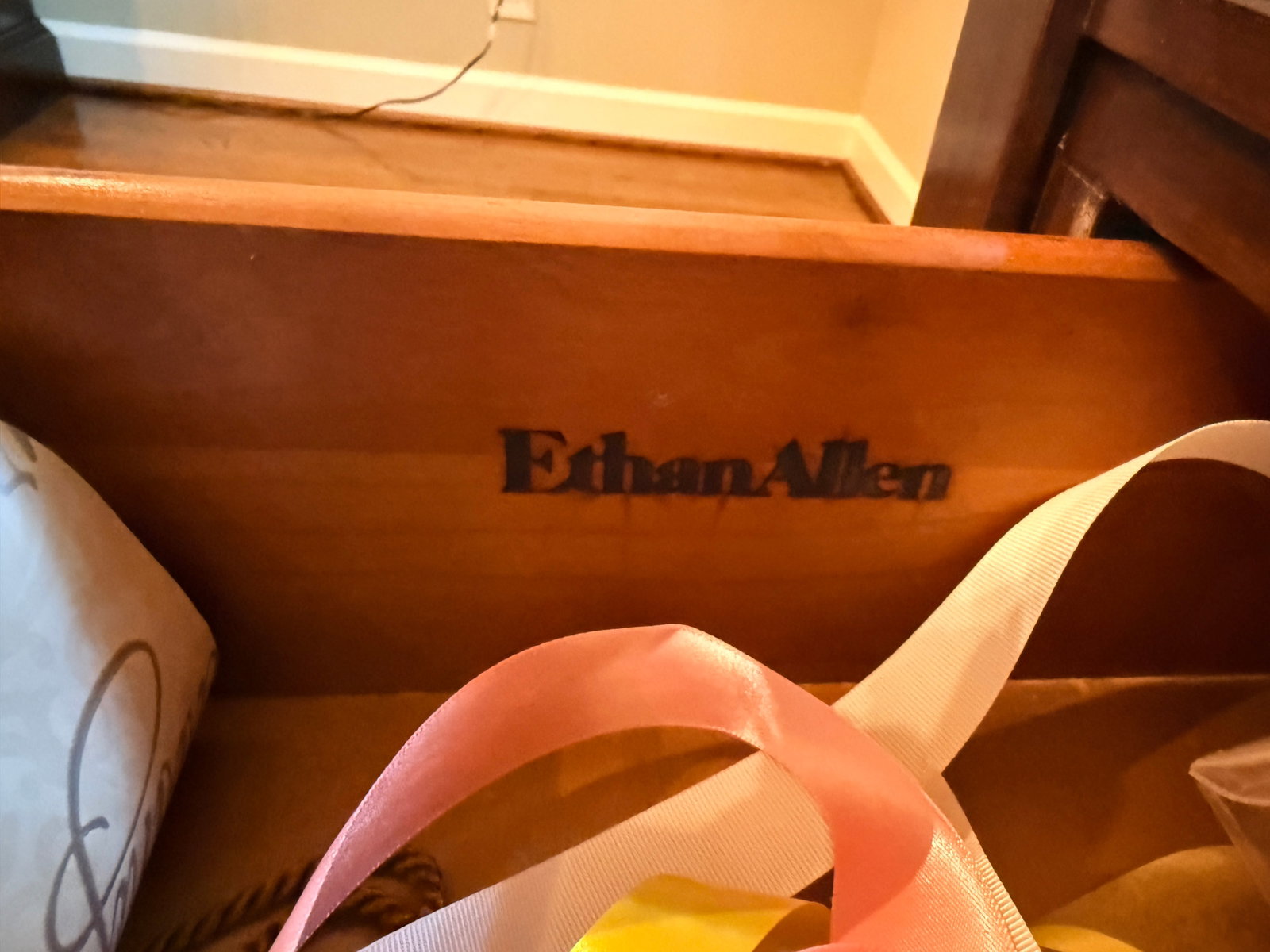 Ethan Allen Server With Pull Out Sides - 4
