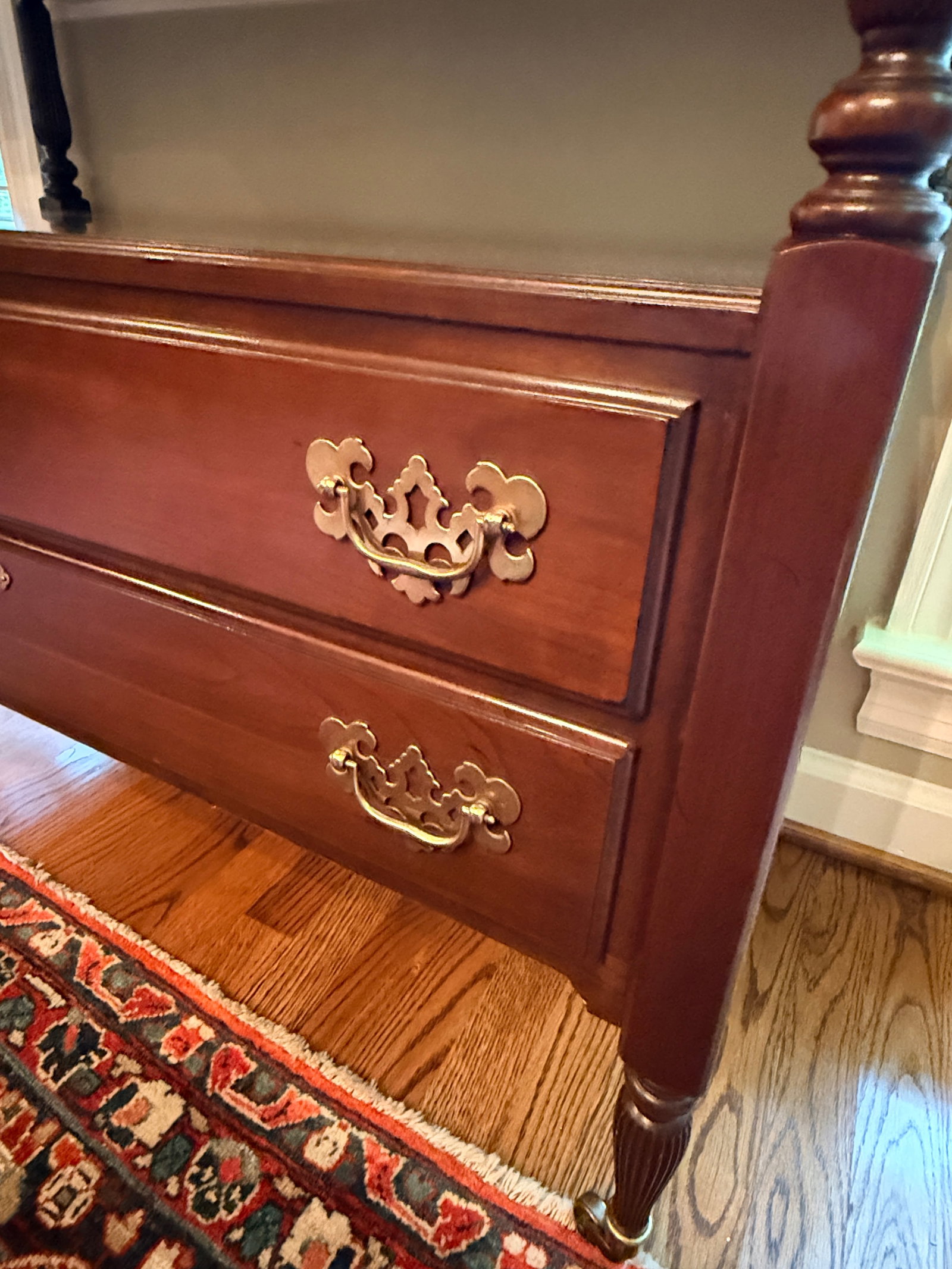 Ethan Allen Server With Pull Out Sides - 8
