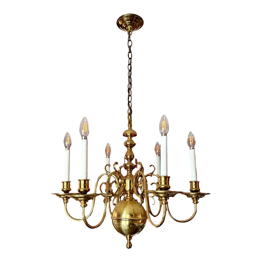 Vintage 6-Arm Dutch Queen Anne Style Brass Chandelier: Vintage 6-Arm Dutch Queen Anne Style Brass Chandelier - 23"x26" Excellent Condition Add a touch of timeless elegance to your home with this beautiful Dutch Queen Anne style brass chandelier. Dating fr