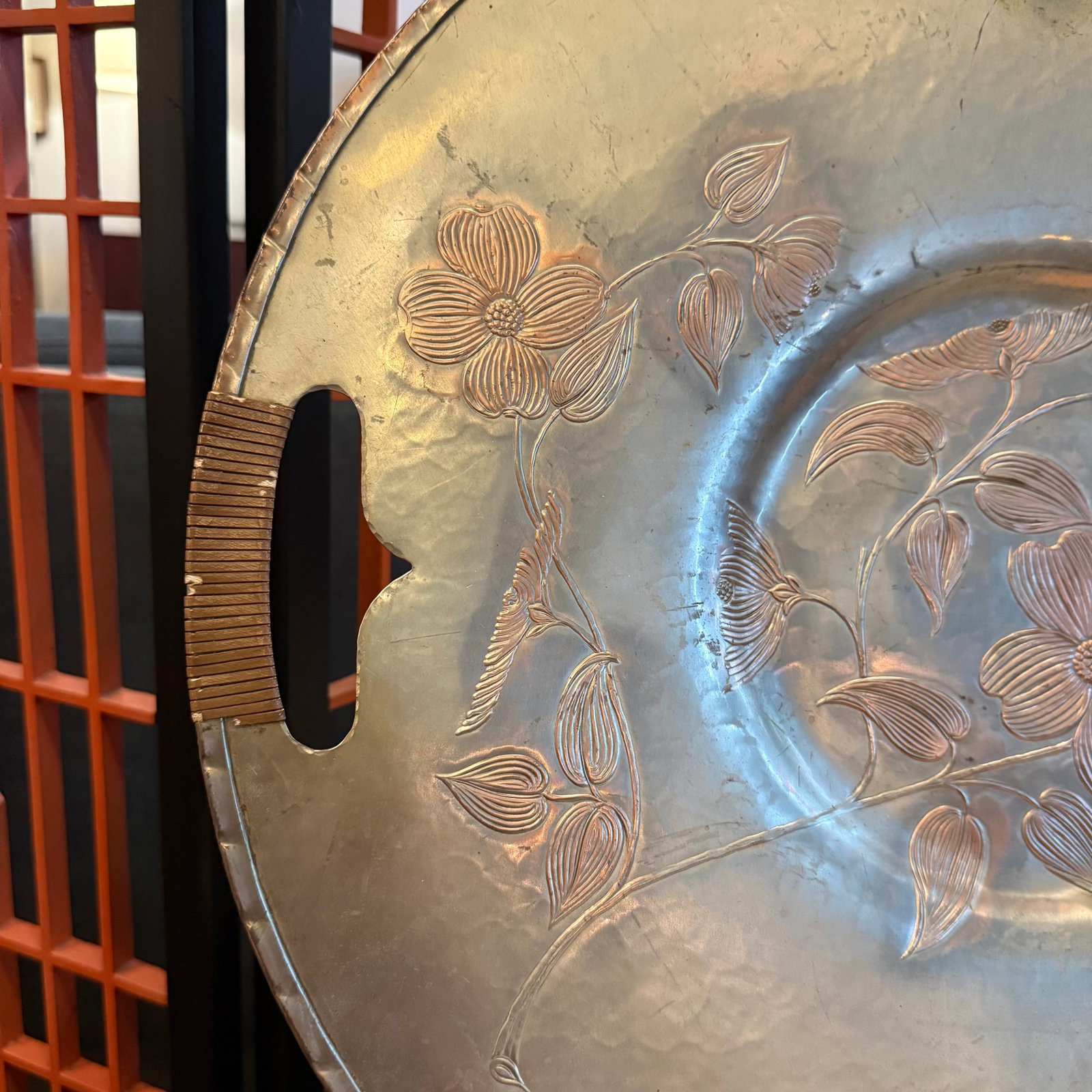 Mid 20th Century Large Aluminum and Rattan Decorative Floral Motif Serving Tray - 4