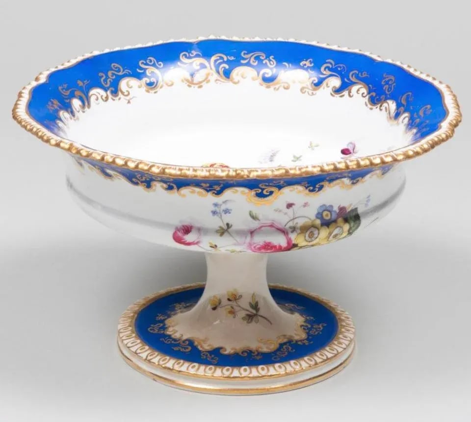 19th Century English Blue Border Porcelain Dessert Service- 16 Pieces - 9