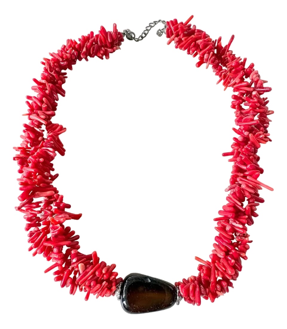 Vintage Coral and Smoke Quartz Beaded Necklace: Stunning, vintage coral and smoke quartz beaded necklace. Condition: Alterations: Original Condition Unaltered Imperfections: Some Imperfections Condition Notes: Good condition. Origin: United States