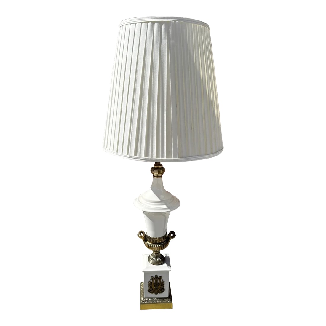 Vintage Westwood Industries White Porcelain/Brass Table Lamp: Amazing Vintage Westwood Industries White Porcelain and Brass Table Lamp Very Hollywood Regency! Wood be great on a brass accent table. 30.5in h to socket 40.5in h to finial 7in diameter 15in x 16in r
