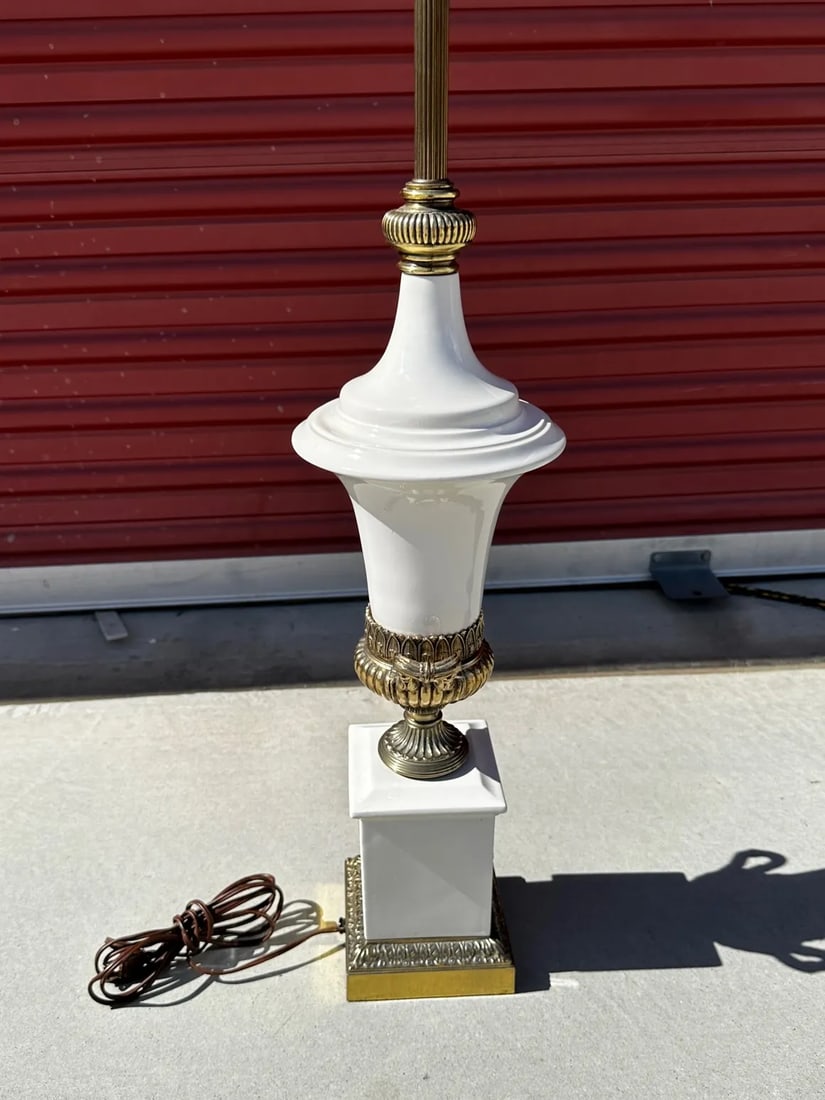Vintage Westwood Industries White Porcelain/Brass Table Lamp - 5