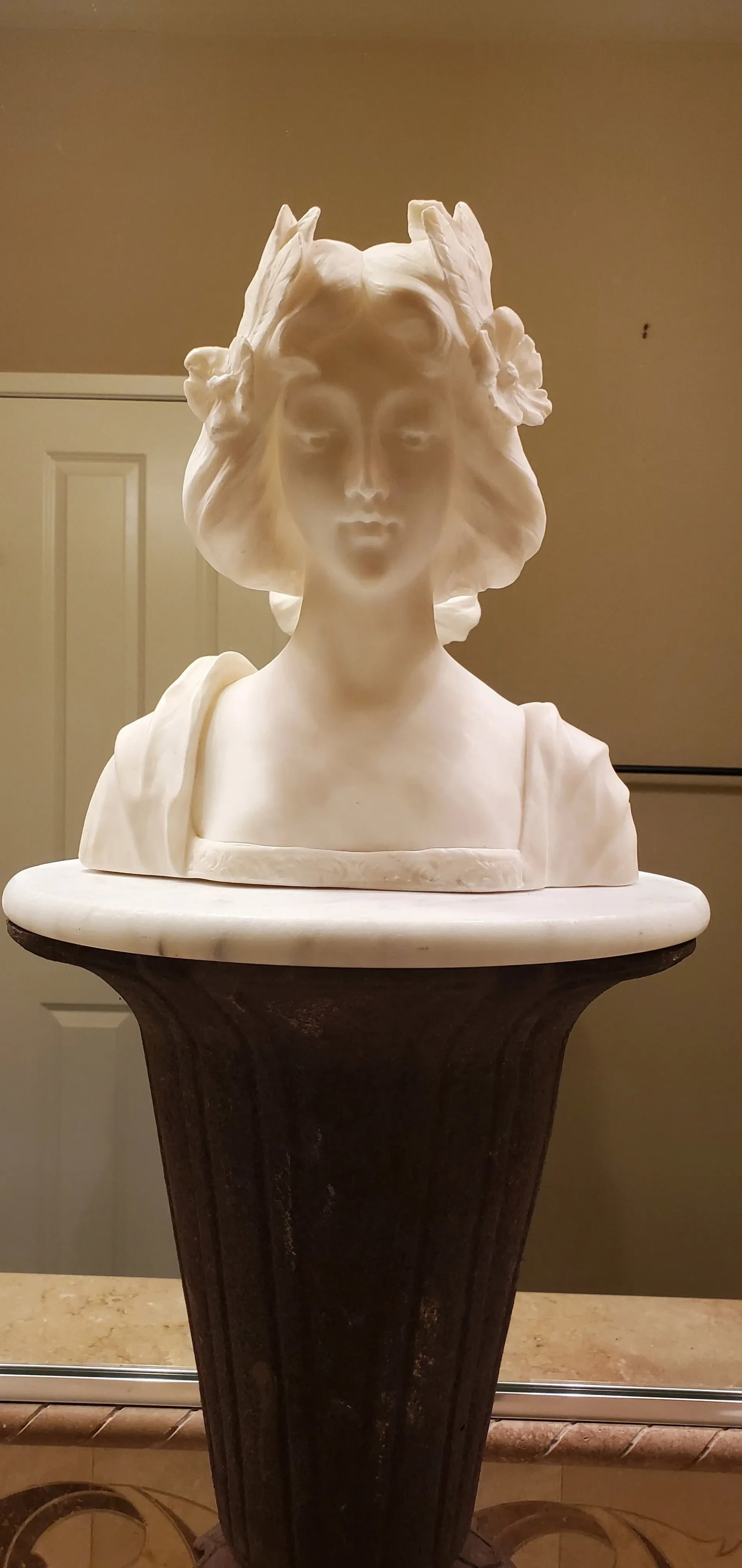 Early 20th Century M. Marini Italian Marble Bust of a Young Woman - 11