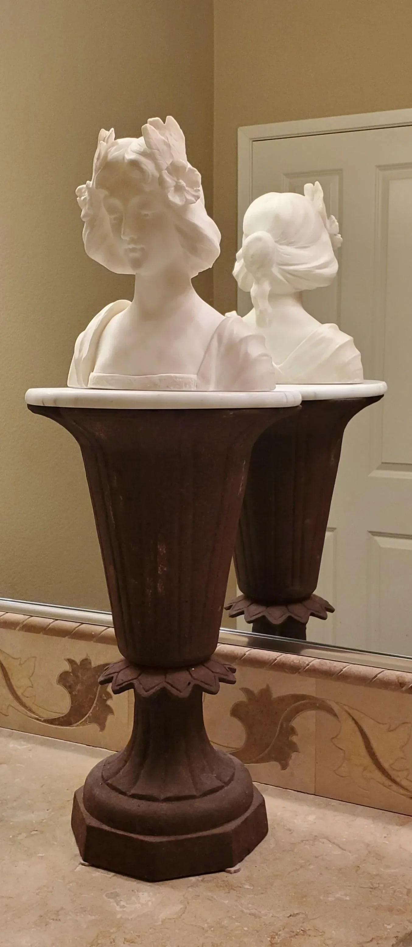 Early 20th Century M. Marini Italian Marble Bust of a Young Woman - 2