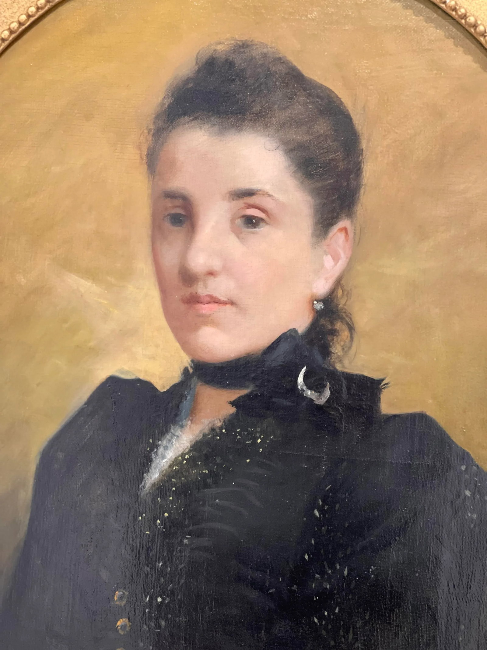 19th Century Medallion Portrait Oil Painting of a Woman on Canvas, Framed - 4
