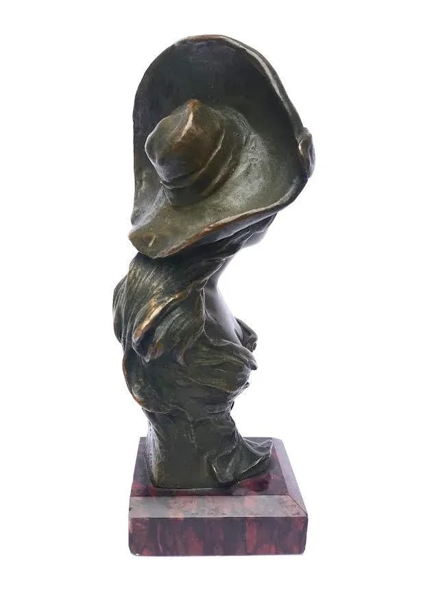 Antique French Art Nouveau Bronze Portrait of a Woman in a Hat by Georges Van Der Straiten - 4