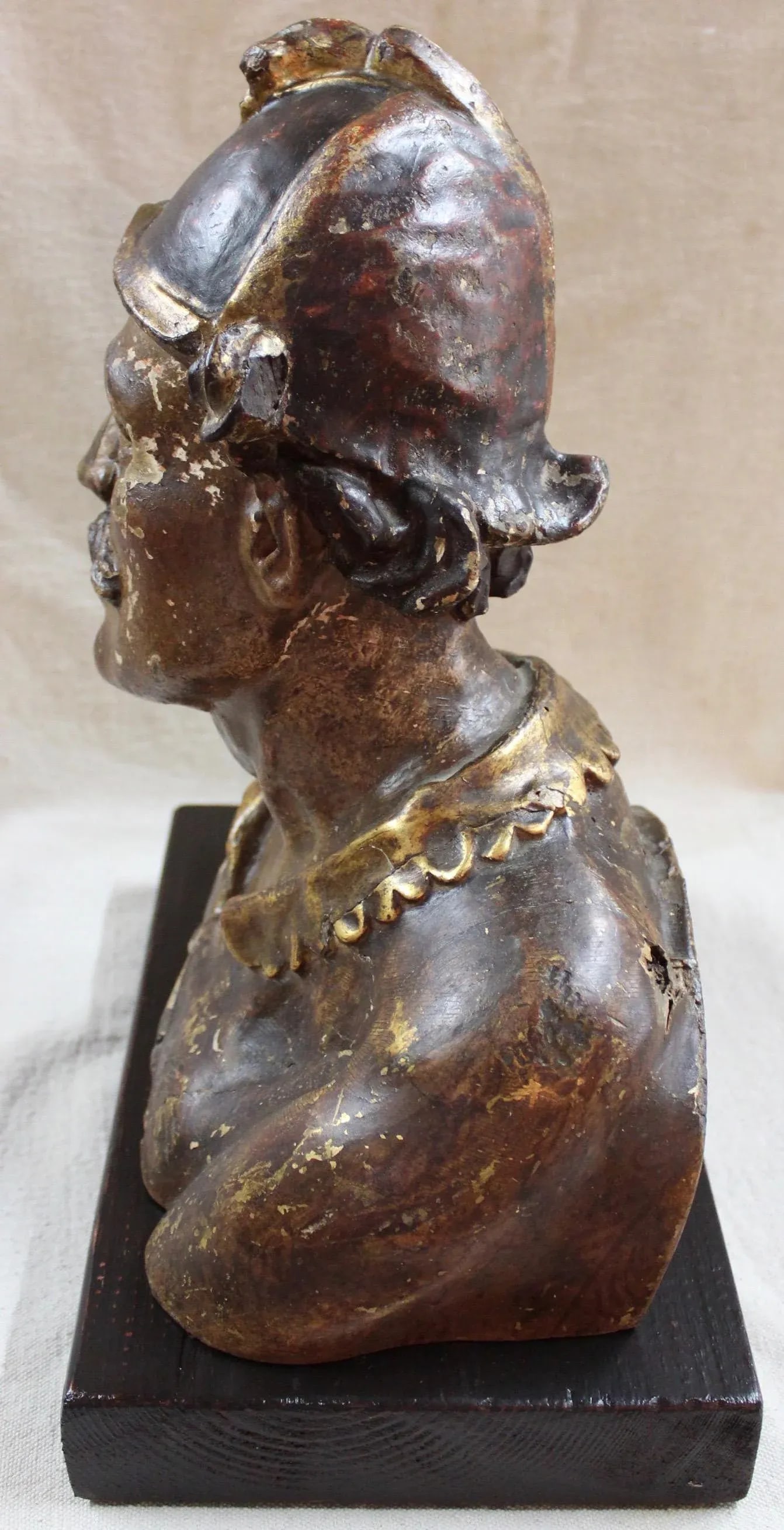 17th Century Figurative "Santo" Carved Wood Bust - 3