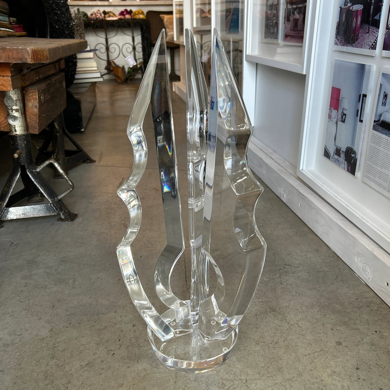 1970s Lucite Curvaceous Abstract Sculpture - 3