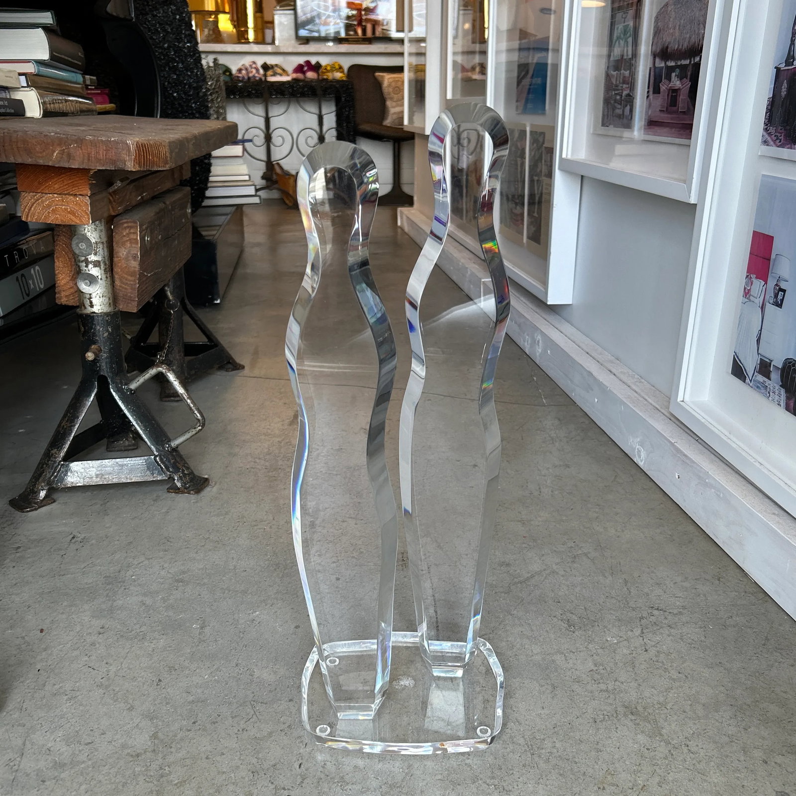 1970s Abstract Beveled Lucite Sculpture - 3