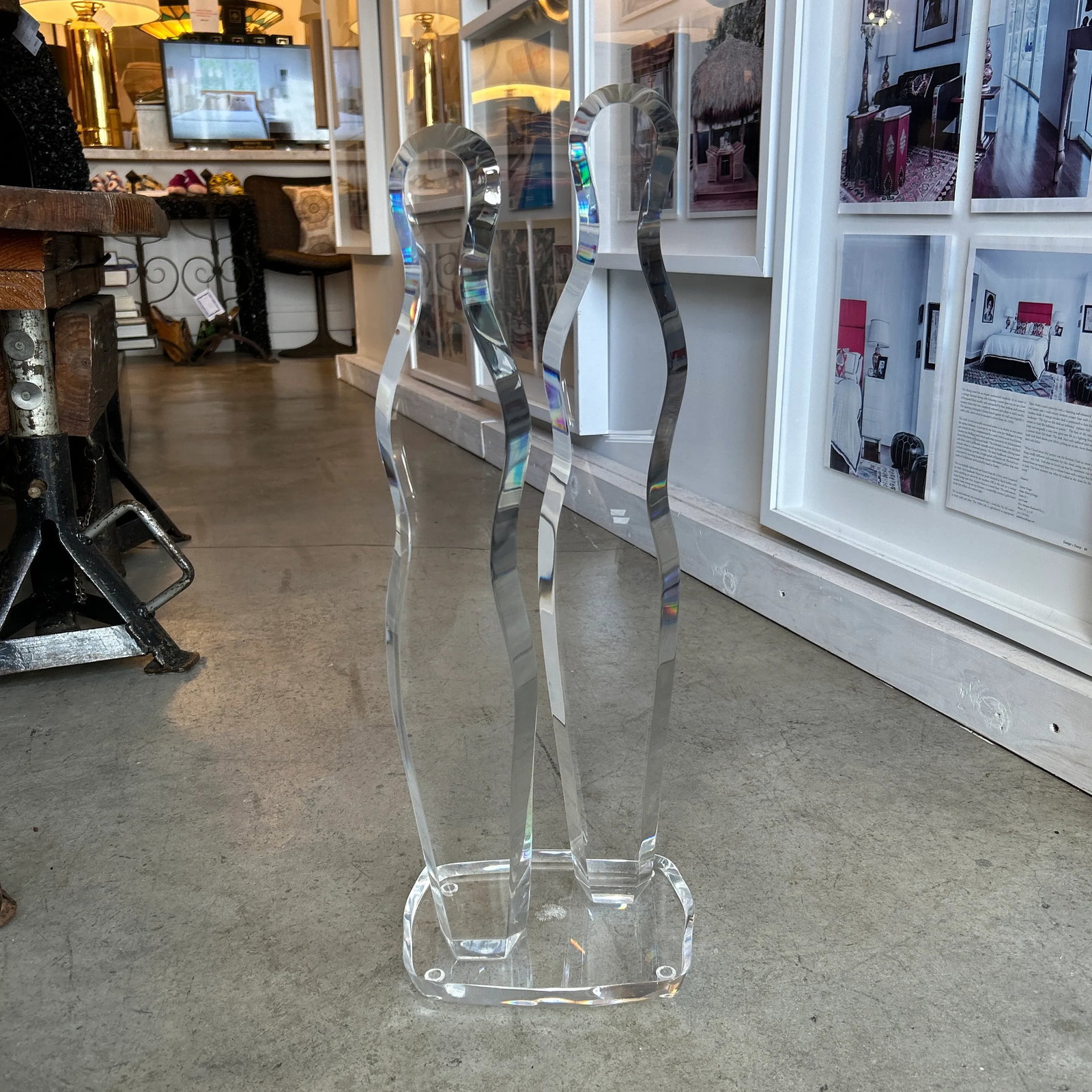 1970s Abstract Beveled Lucite Sculpture - 9