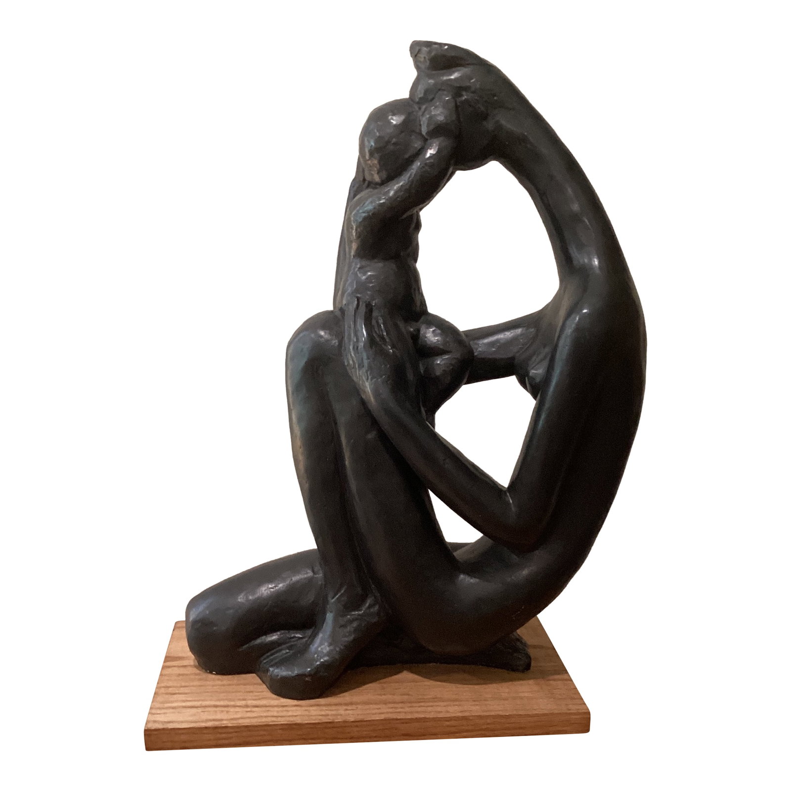 1970s Vintage Abstract Patinaed Sculpture " Mother and Child" by Manuel Carbonell for Austin Product: The Abstract Sculpture "Mother and Child" by Manuel Carbonell, produced in Austin in 1972, is a large and original piece made of resin. This sculpture captures the theme of motherhood and the