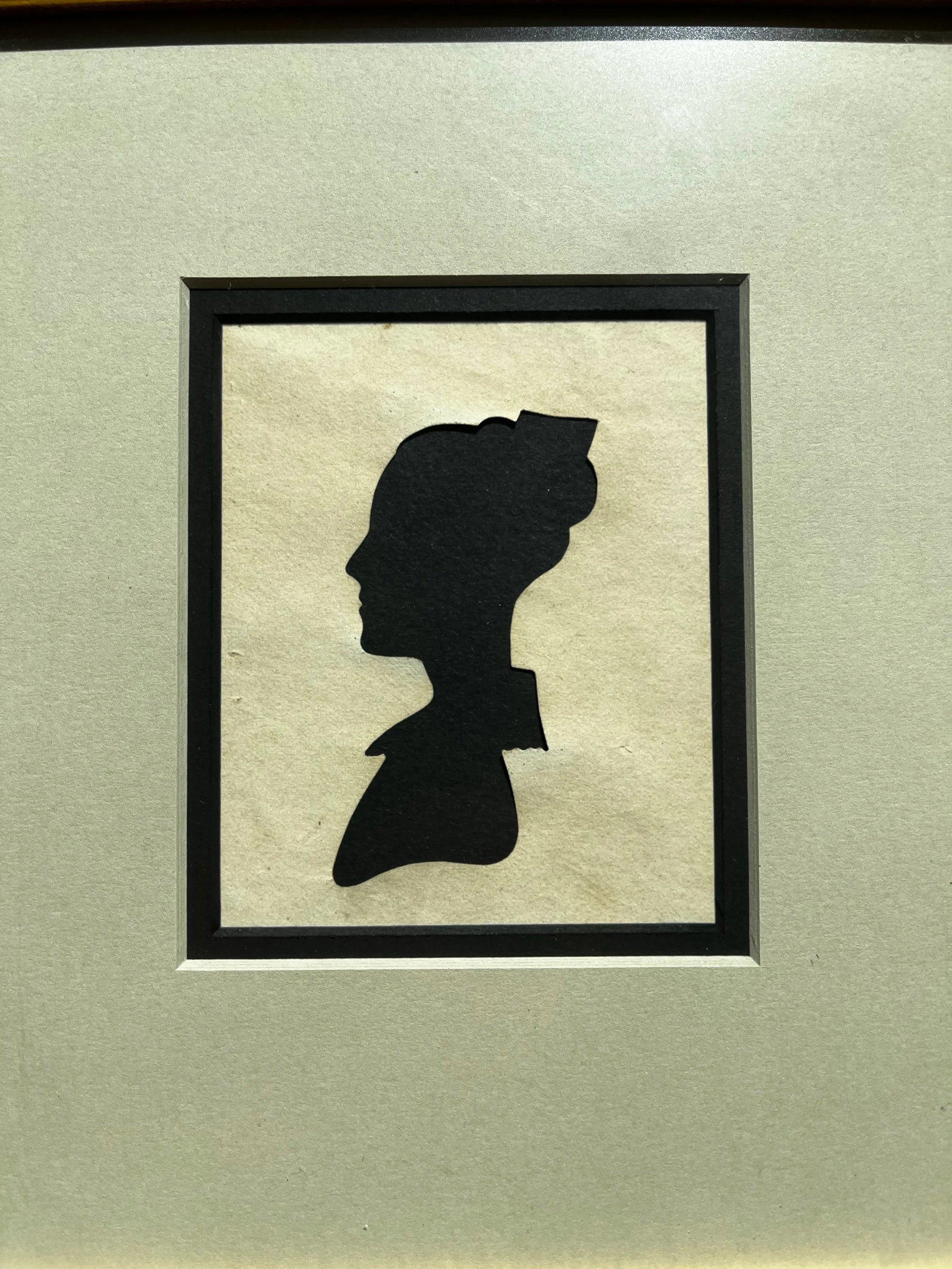 Early 19th Century Pair of Rare Antique Hollow-Cut Silhouettes in Vintage Frames - 3