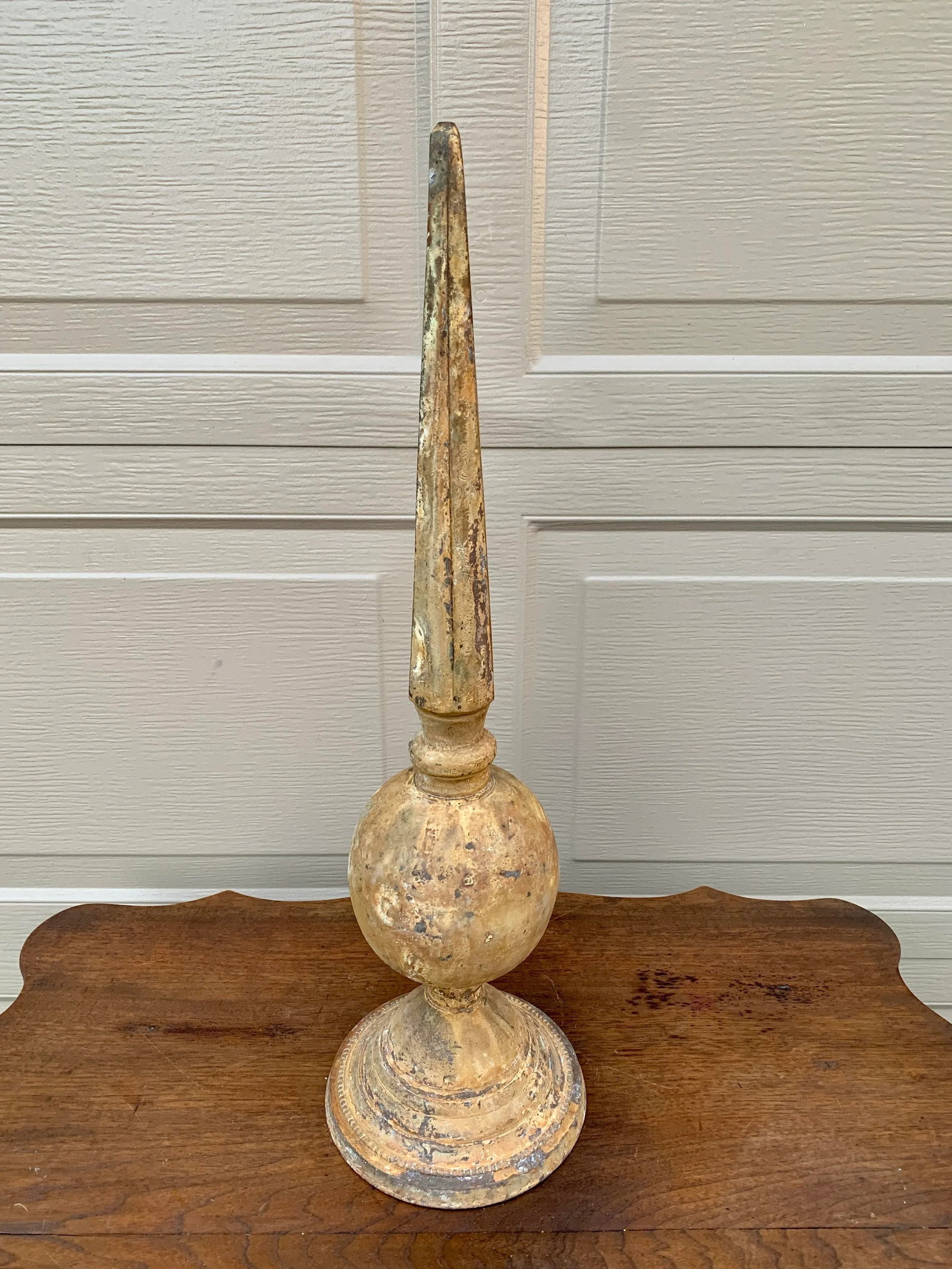 Weathered Cast Iron Garden Finials, a Decorative Pair - 7