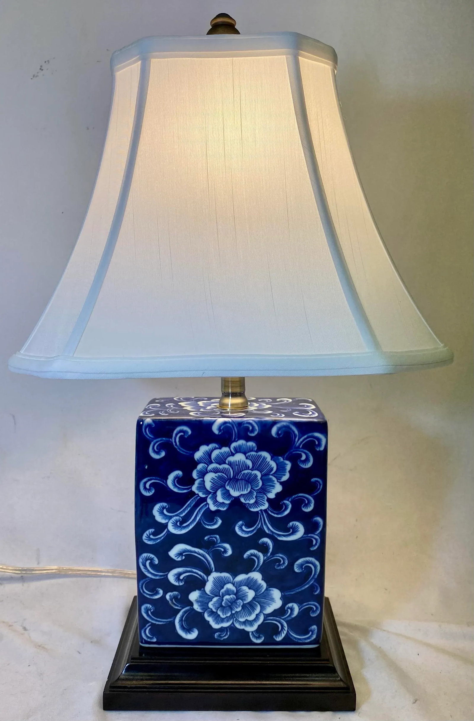 Blue and White Porcelain Box Table Lamp With a Delicate Peony Floral Pattern on a Wooden Base and Wh - 13