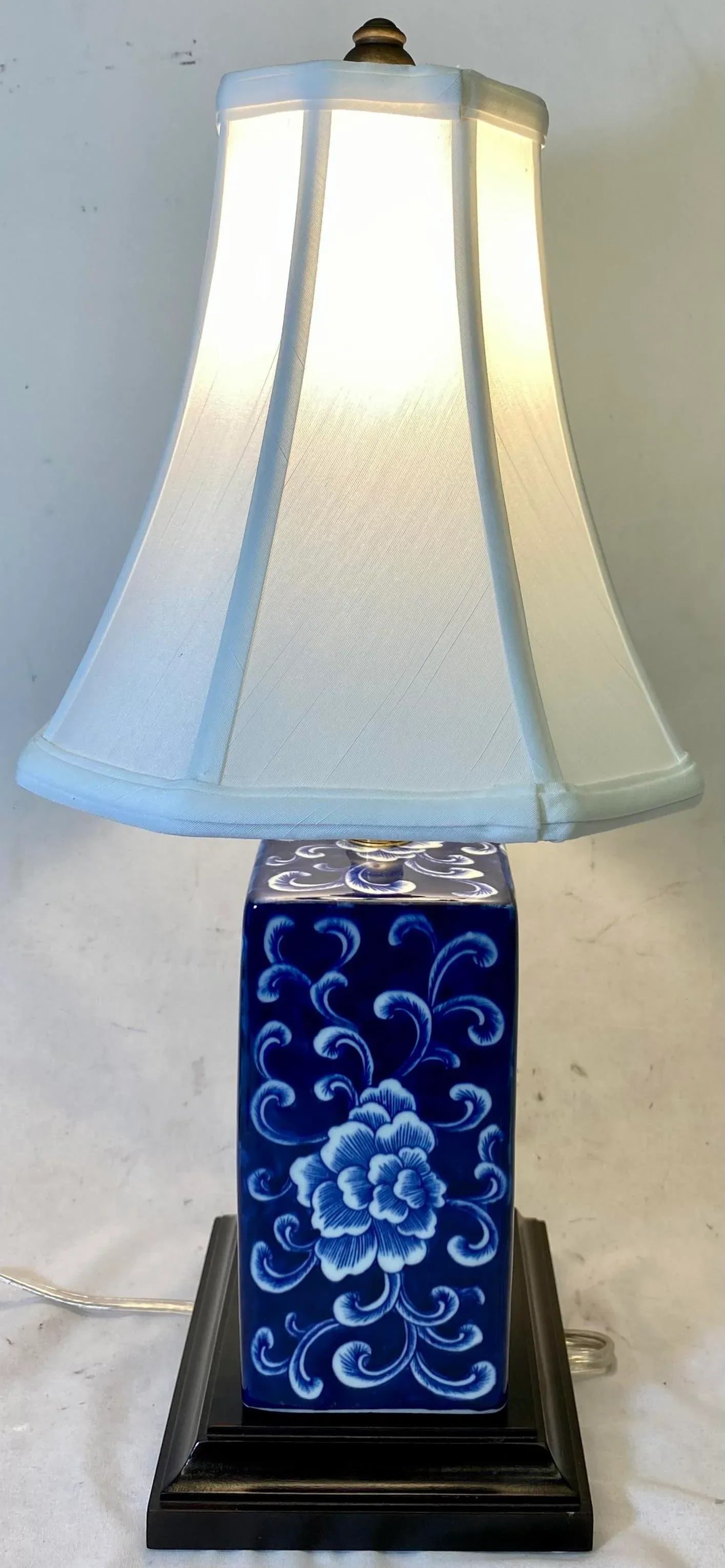 Blue and White Porcelain Box Table Lamp With a Delicate Peony Floral Pattern on a Wooden Base and Wh - 2
