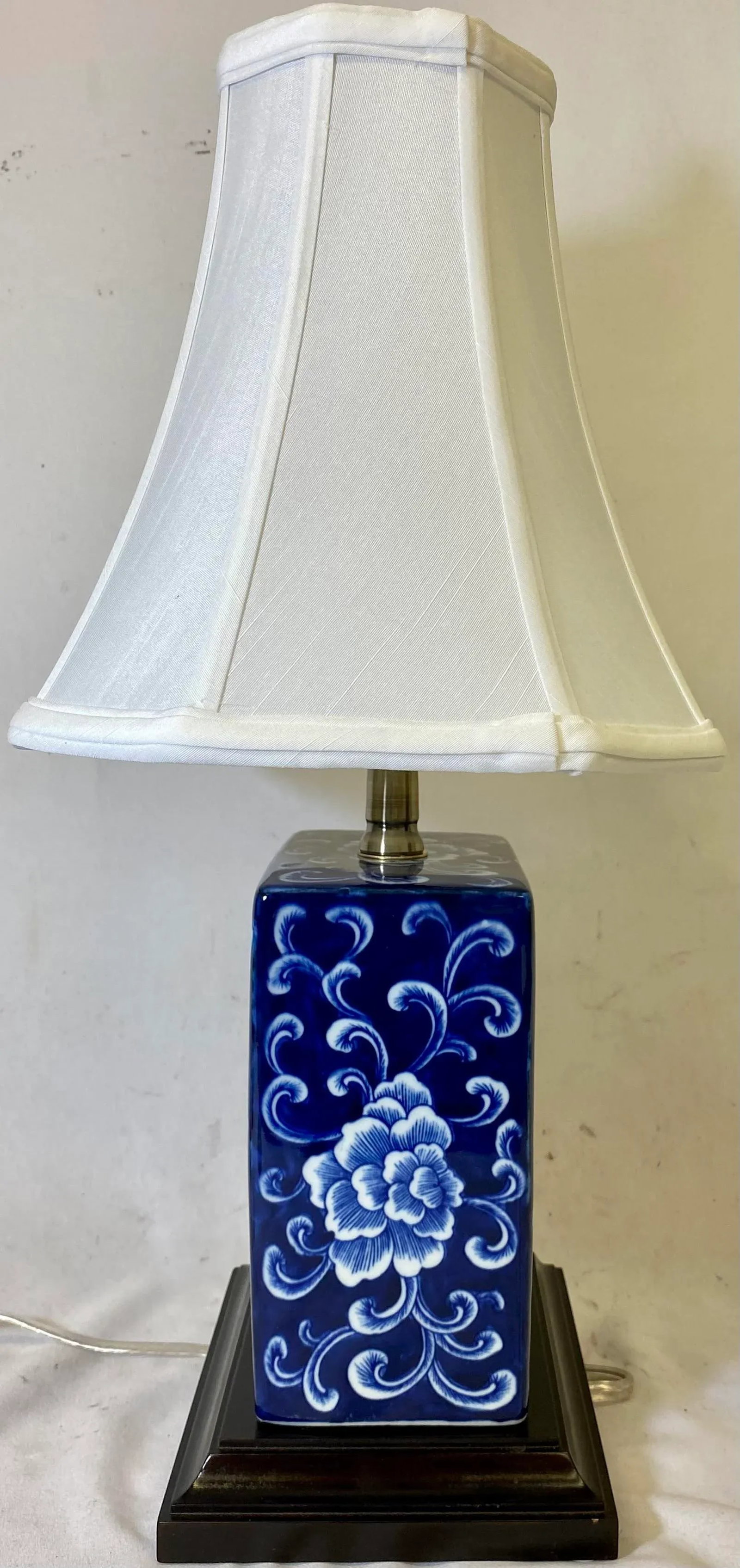 Blue and White Porcelain Box Table Lamp With a Delicate Peony Floral Pattern on a Wooden Base and Wh - 4