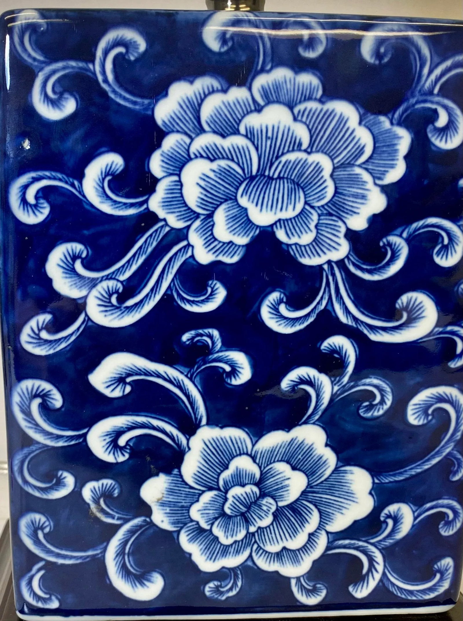 Blue and White Porcelain Box Table Lamp With a Delicate Peony Floral Pattern on a Wooden Base and Wh - 6
