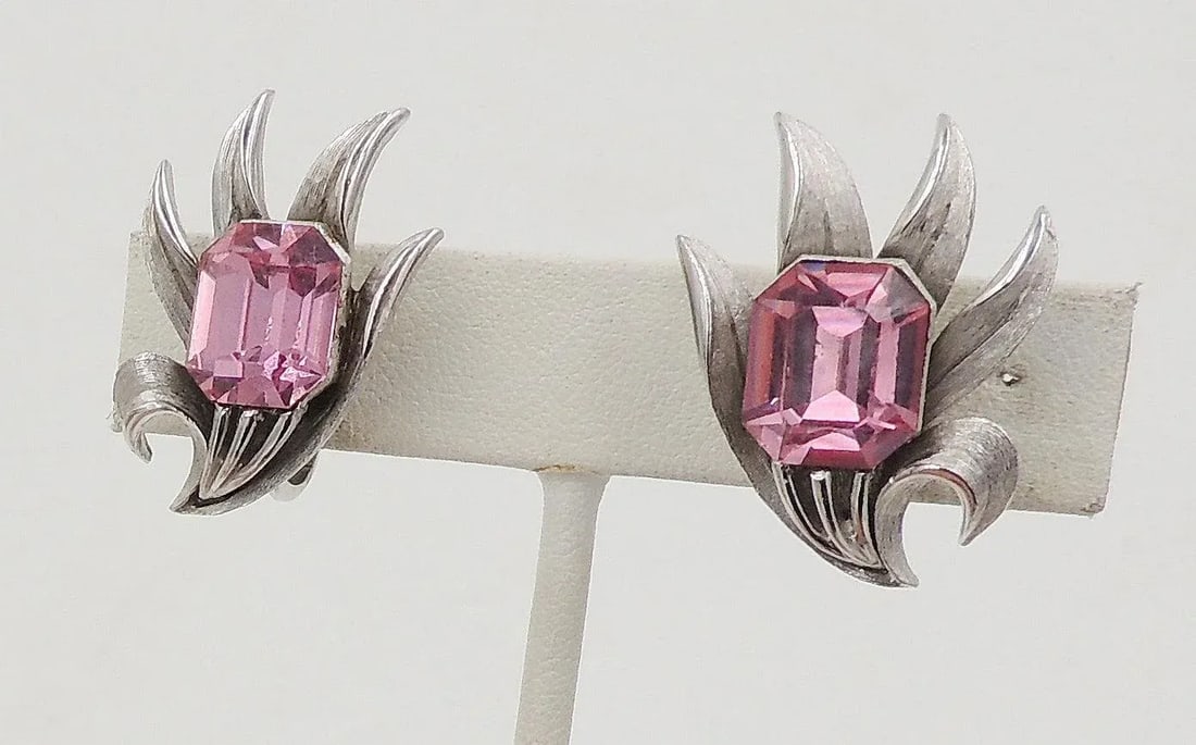 Vintage 1960s Signed Crown Trifari Faux-Pink Peridot Rhinestone Clip Earrings - 2 Pieces - 3