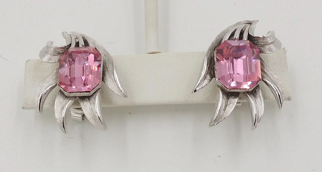 Vintage 1960s Signed Crown Trifari Faux-Pink Peridot Rhinestone Clip Earrings - 2 Pieces - 6