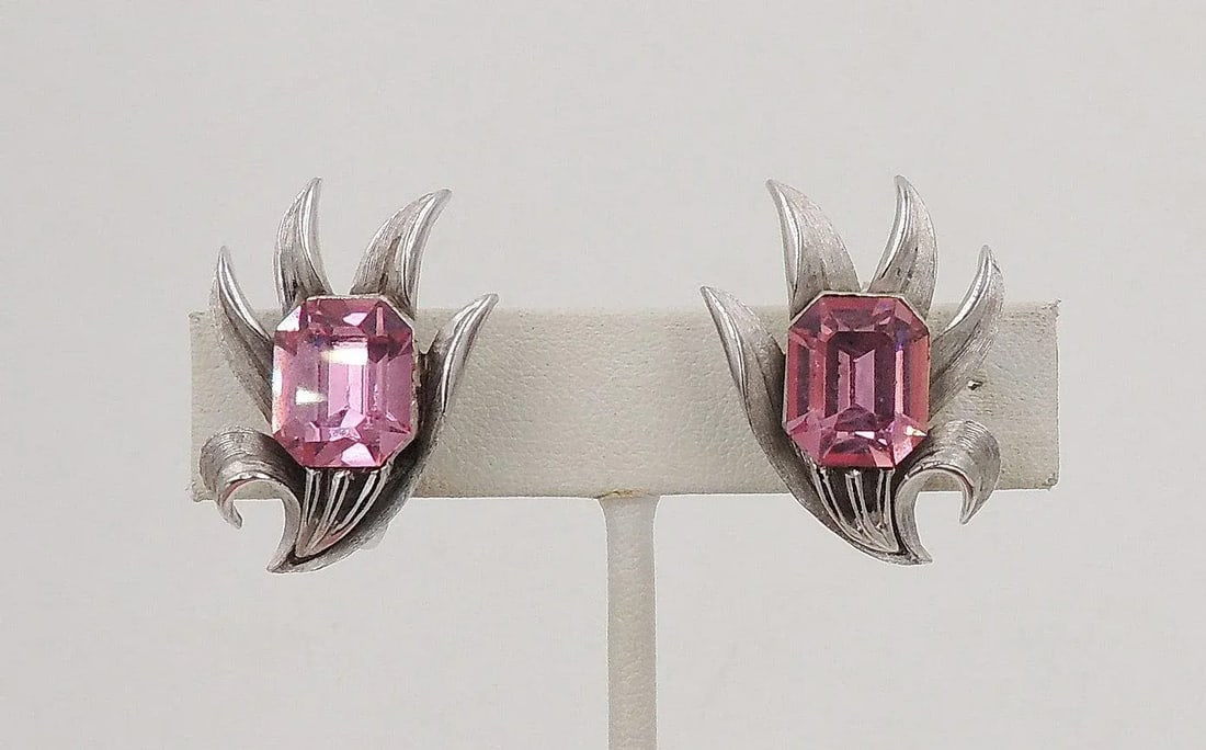 Vintage 1960s Signed Crown Trifari Faux-Pink Peridot Rhinestone Clip Earrings - 2 Pieces - 7