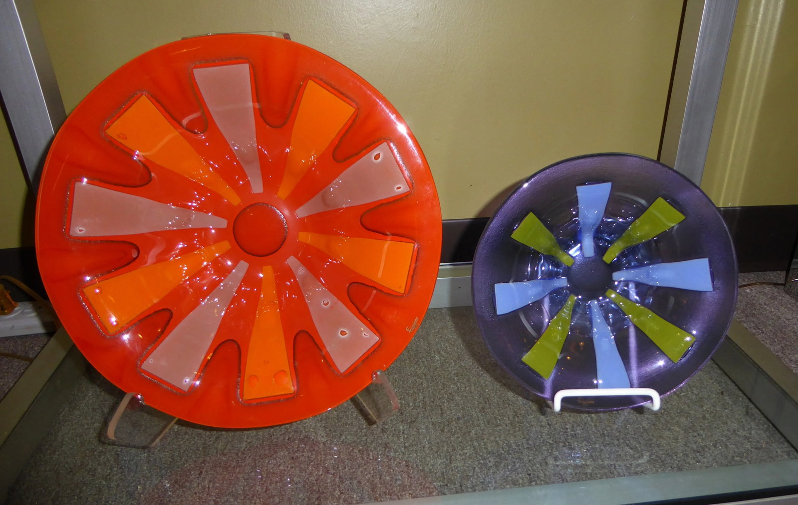 1960s Scandinavian Modern Michael & Frances Higgins Fused Glass Bowl - 8