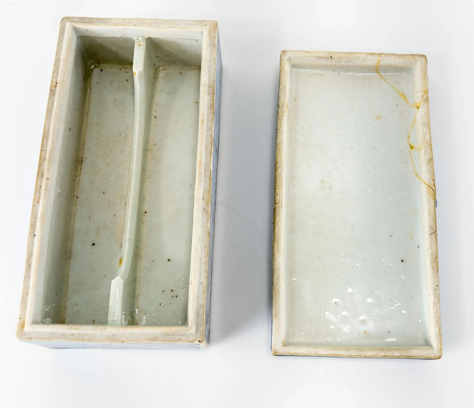 19th Century Chinese Chinoiserie Blue and White Covered Box With Repair - 10